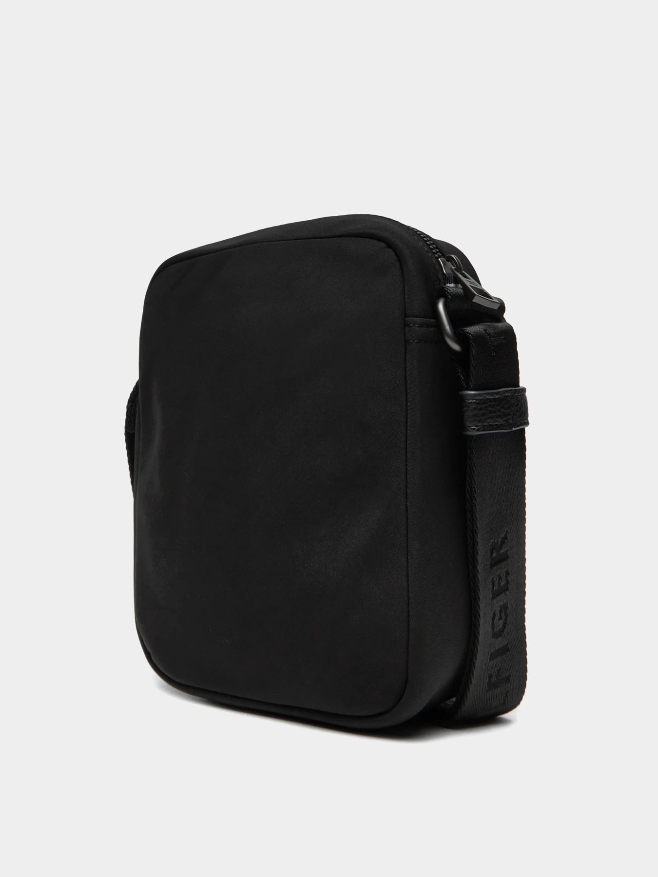 Мессенджер Tommy Hilfiger модель AM0AM13111-BDS Фото