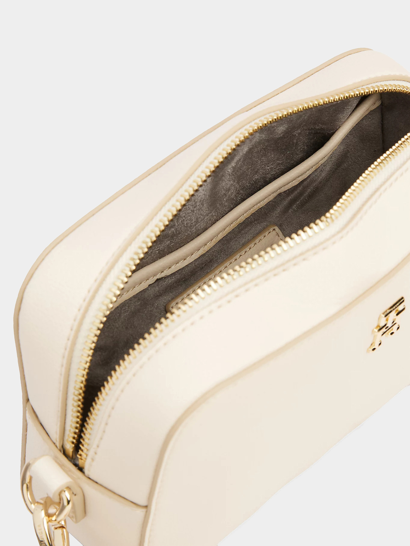 Кросс-боди Tommy Hilfiger модель AW0AW16906-AA8 Фото