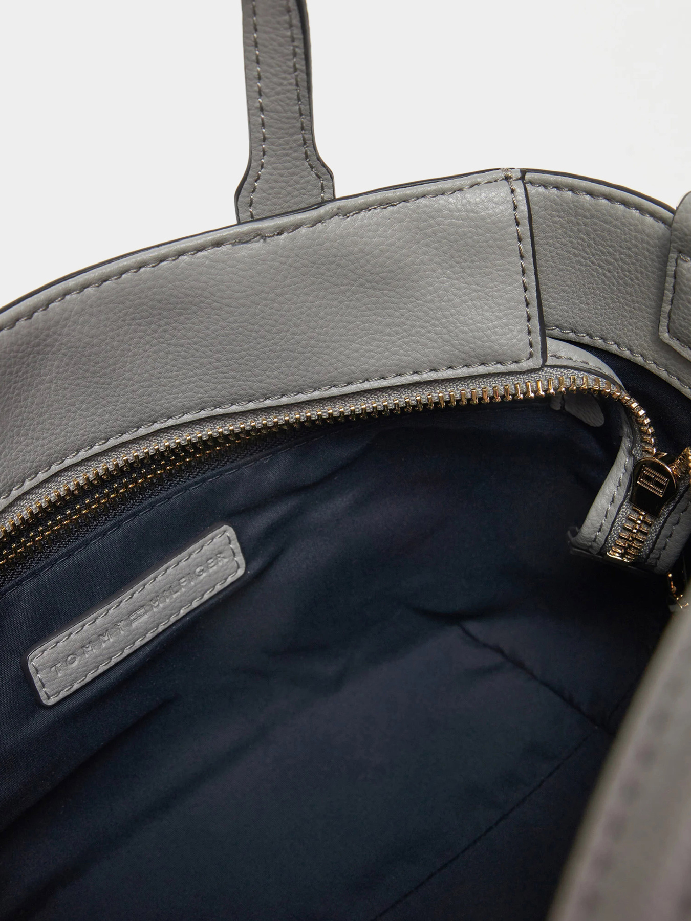 Сумка Tommy Hilfiger модель AW0AW16907-PRY Фото