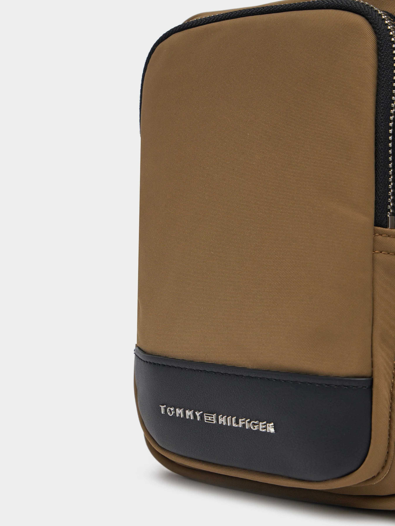 Мессенджер Tommy Hilfiger модель AM0AM13190-RBT Фото