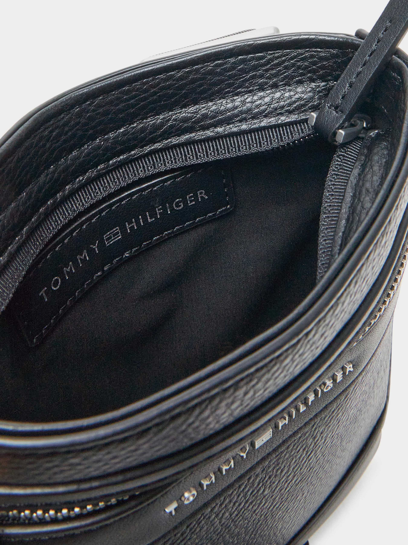 Мессенджер Tommy Hilfiger модель AM0AM13205-BDS Фото