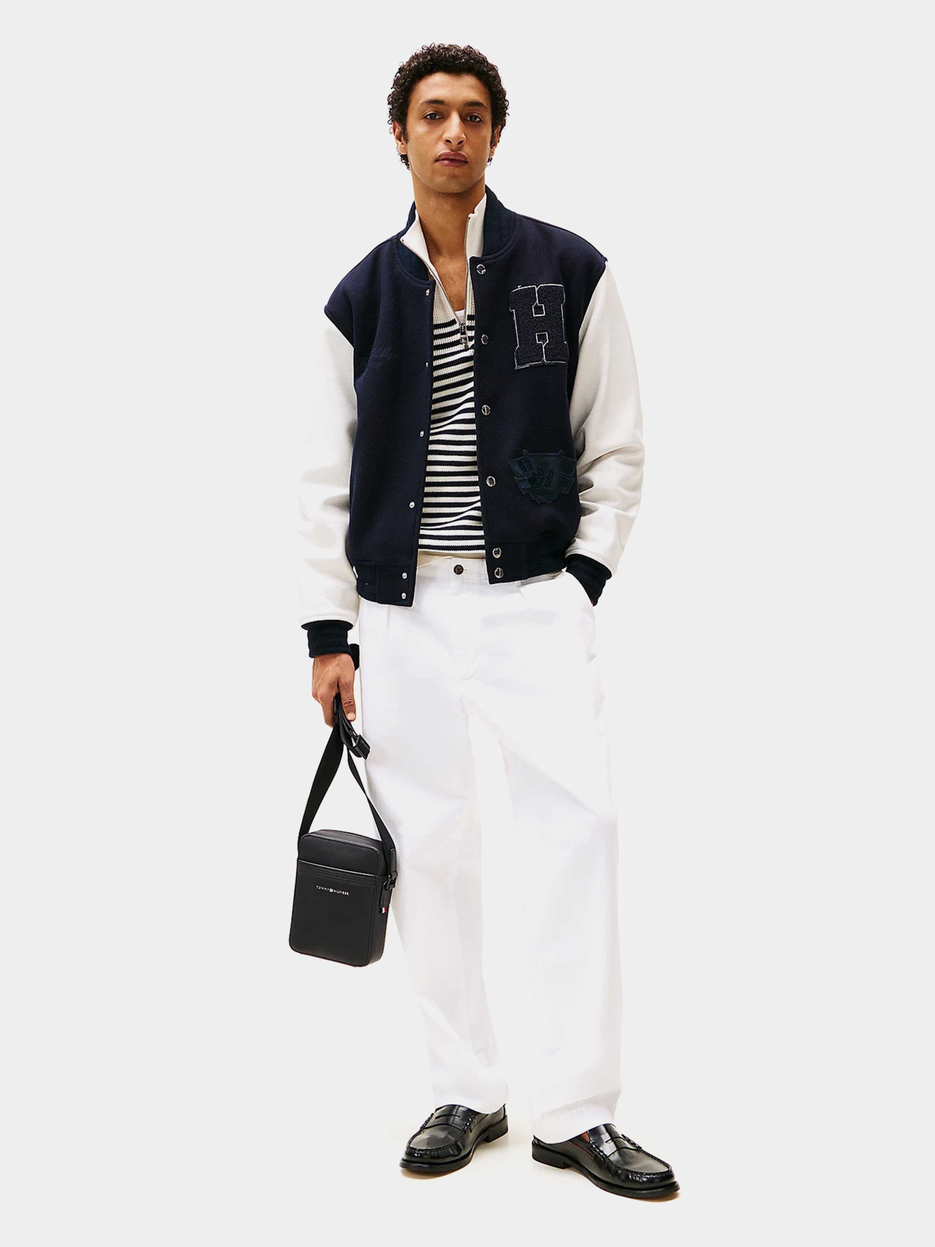 Мессенджер Tommy Hilfiger модель AM0AM13215-BDS Фото