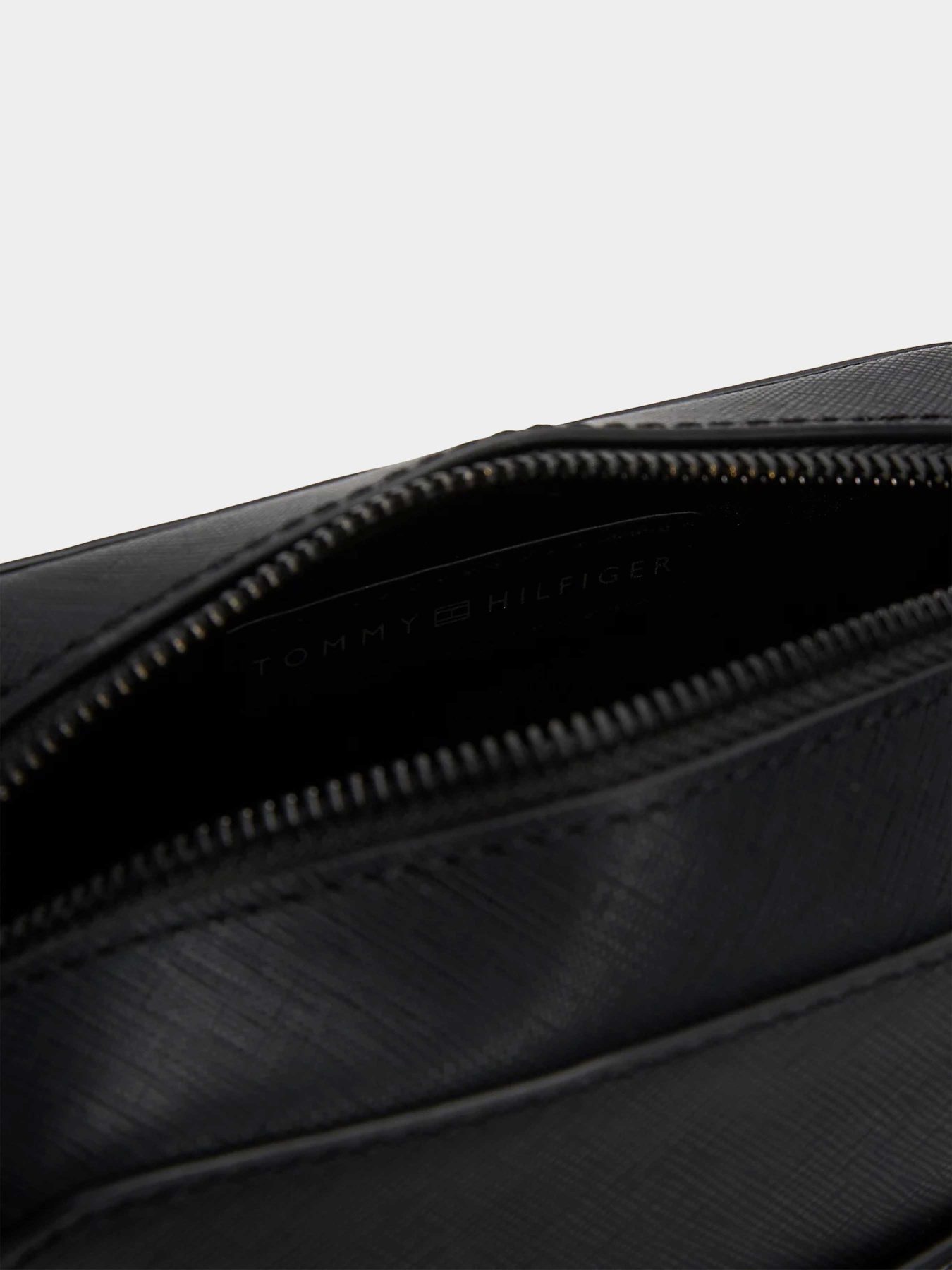 Мессенджер Tommy Hilfiger модель AM0AM13215-BDS Фото