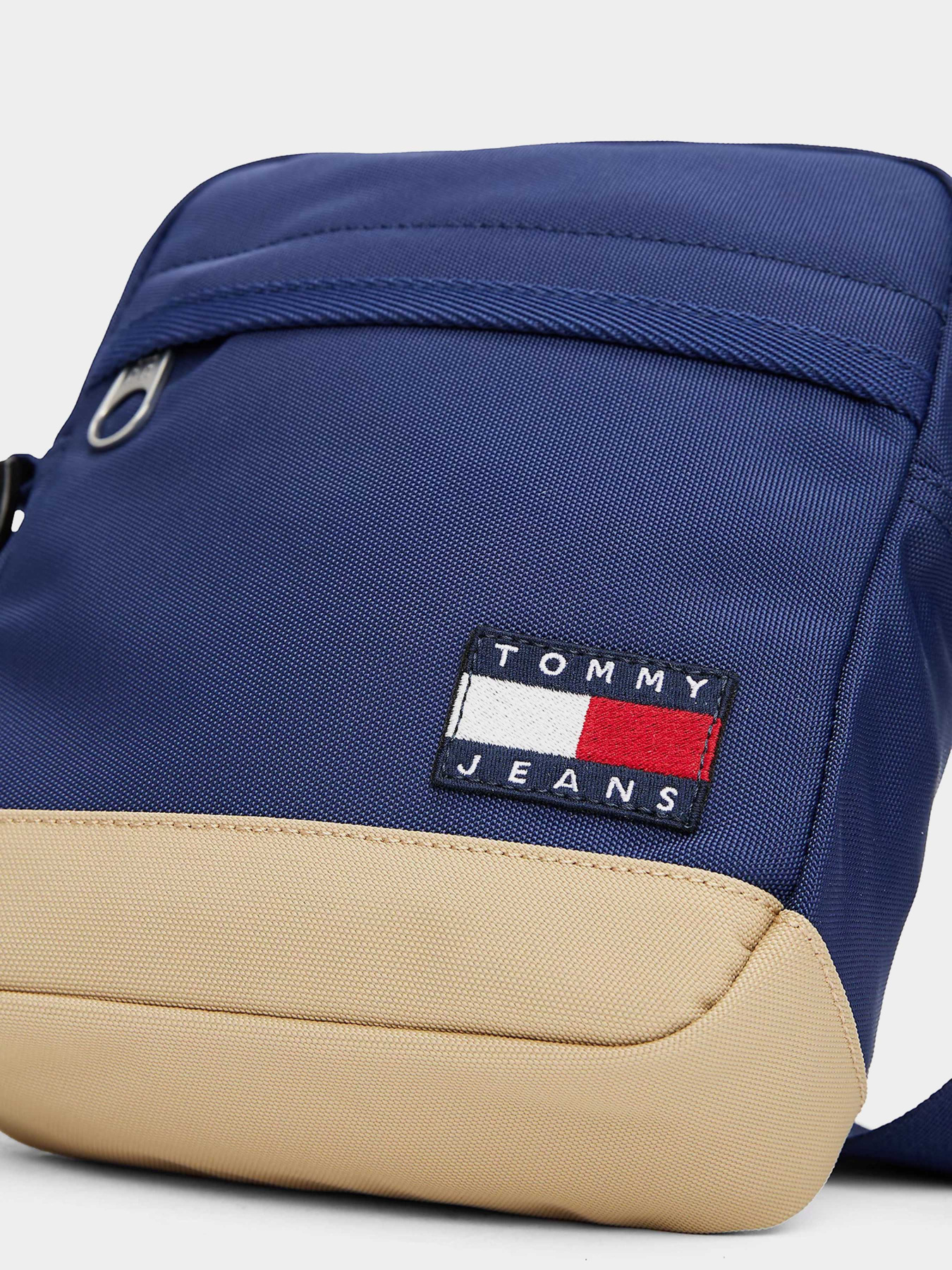 Мессенджер Tommy Hilfiger модель AM0AM13265-C67 Фото