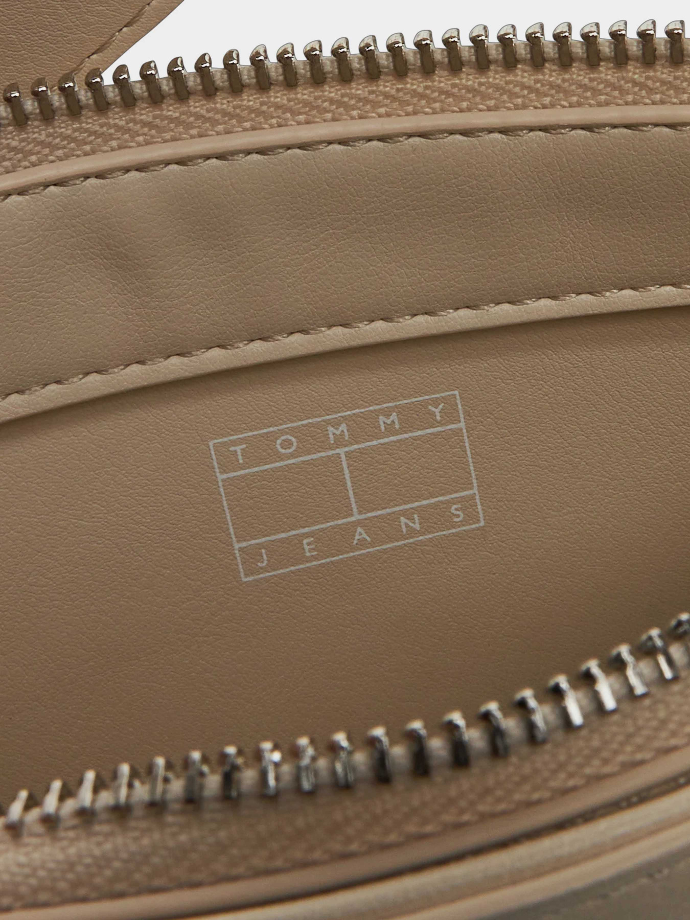 Хобо Tommy Hilfiger модель AW0AW16966-ACG Фото