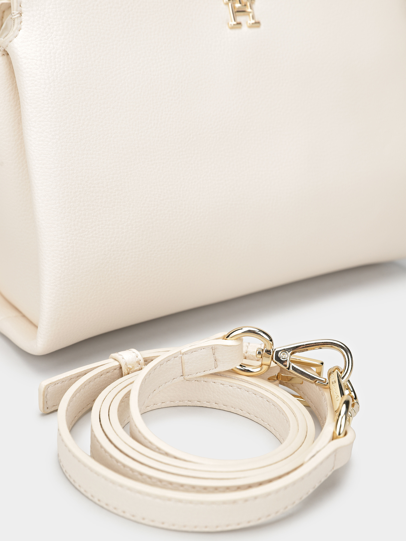 Сумка Tommy Hilfiger модель AW0AW17225-AA8 Фото