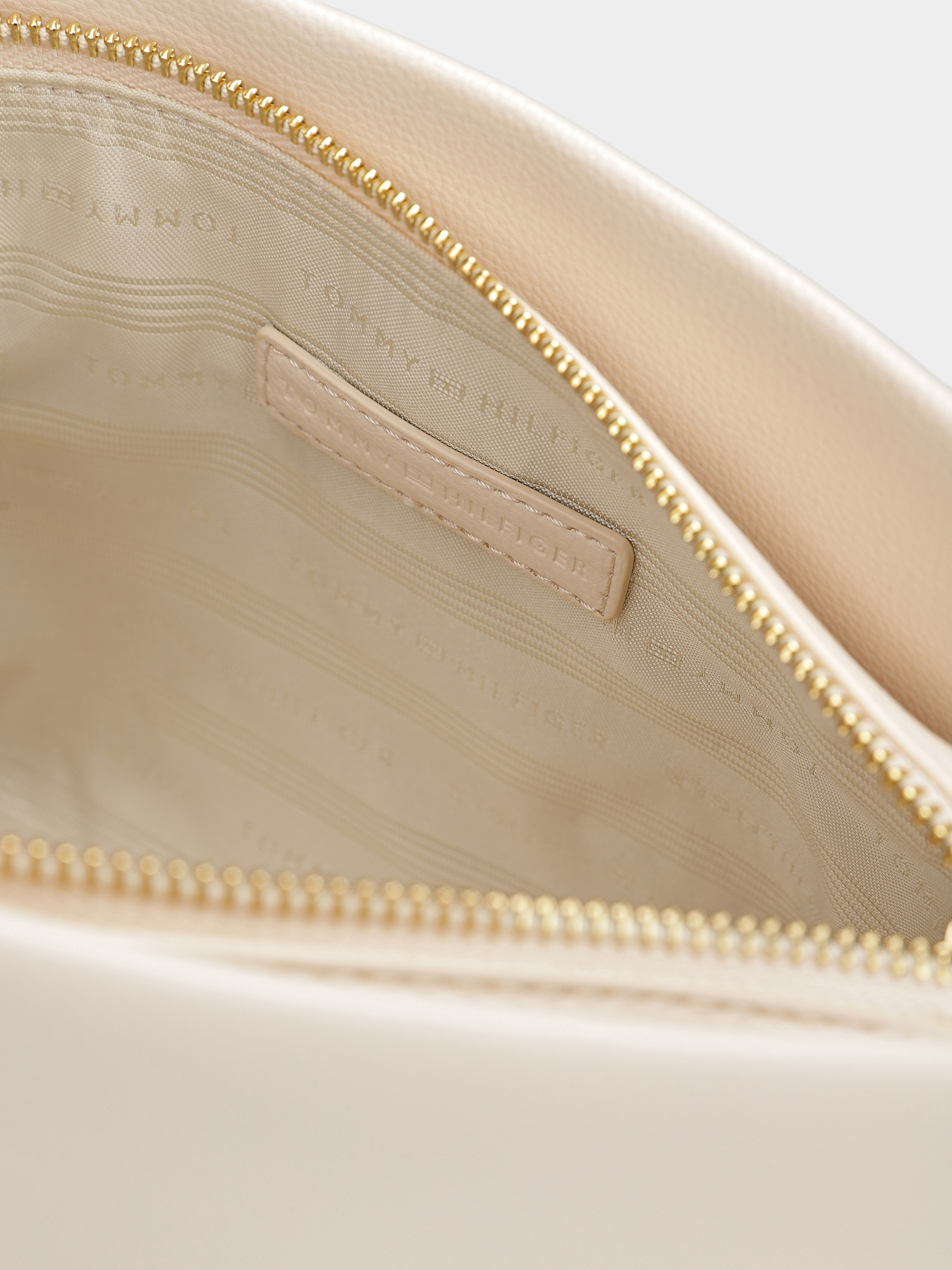 Сумка Tommy Hilfiger модель AW0AW17225-AA8 Фото