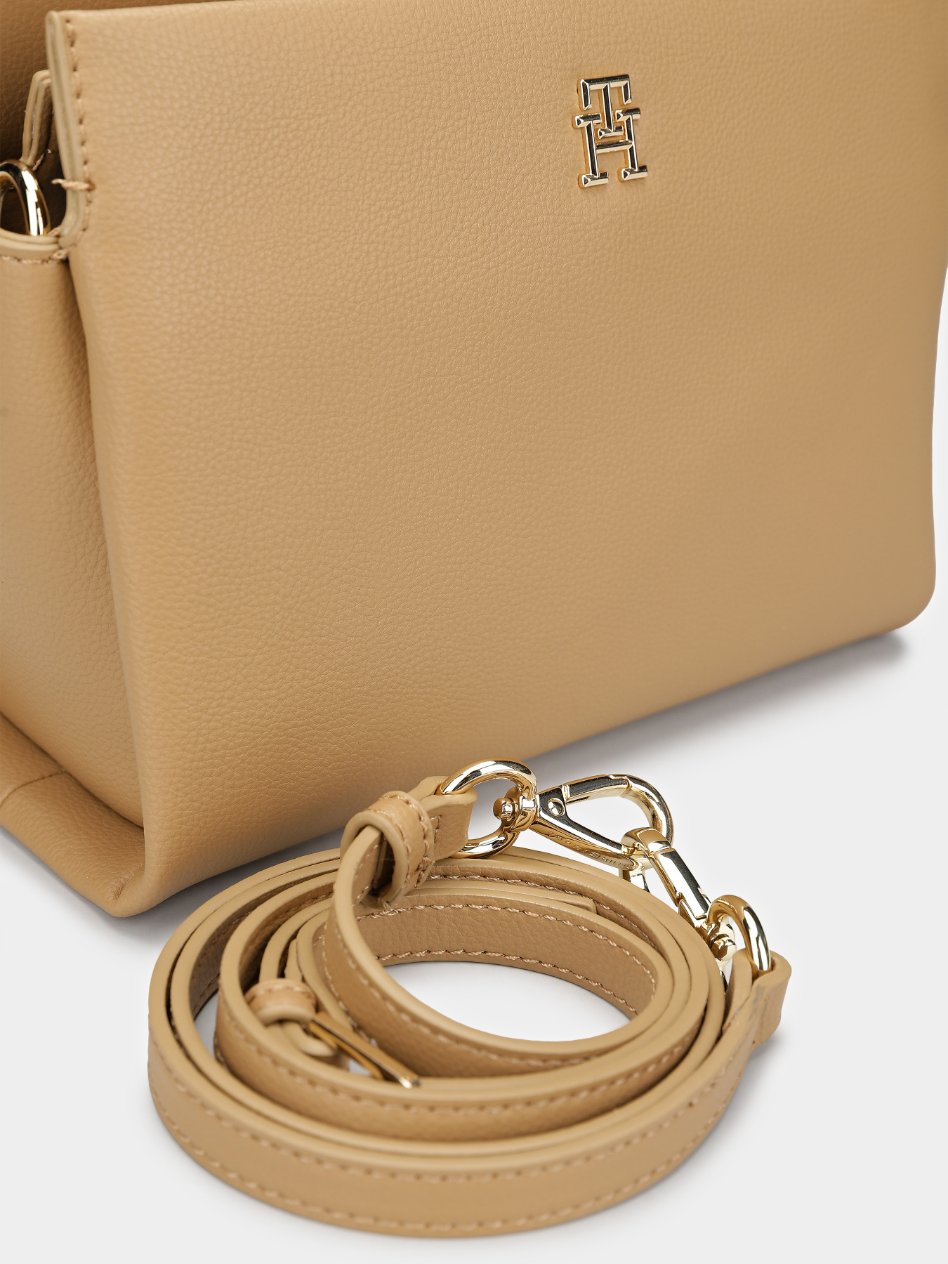 Сумка Tommy Hilfiger модель AW0AW17225-RBC Фото