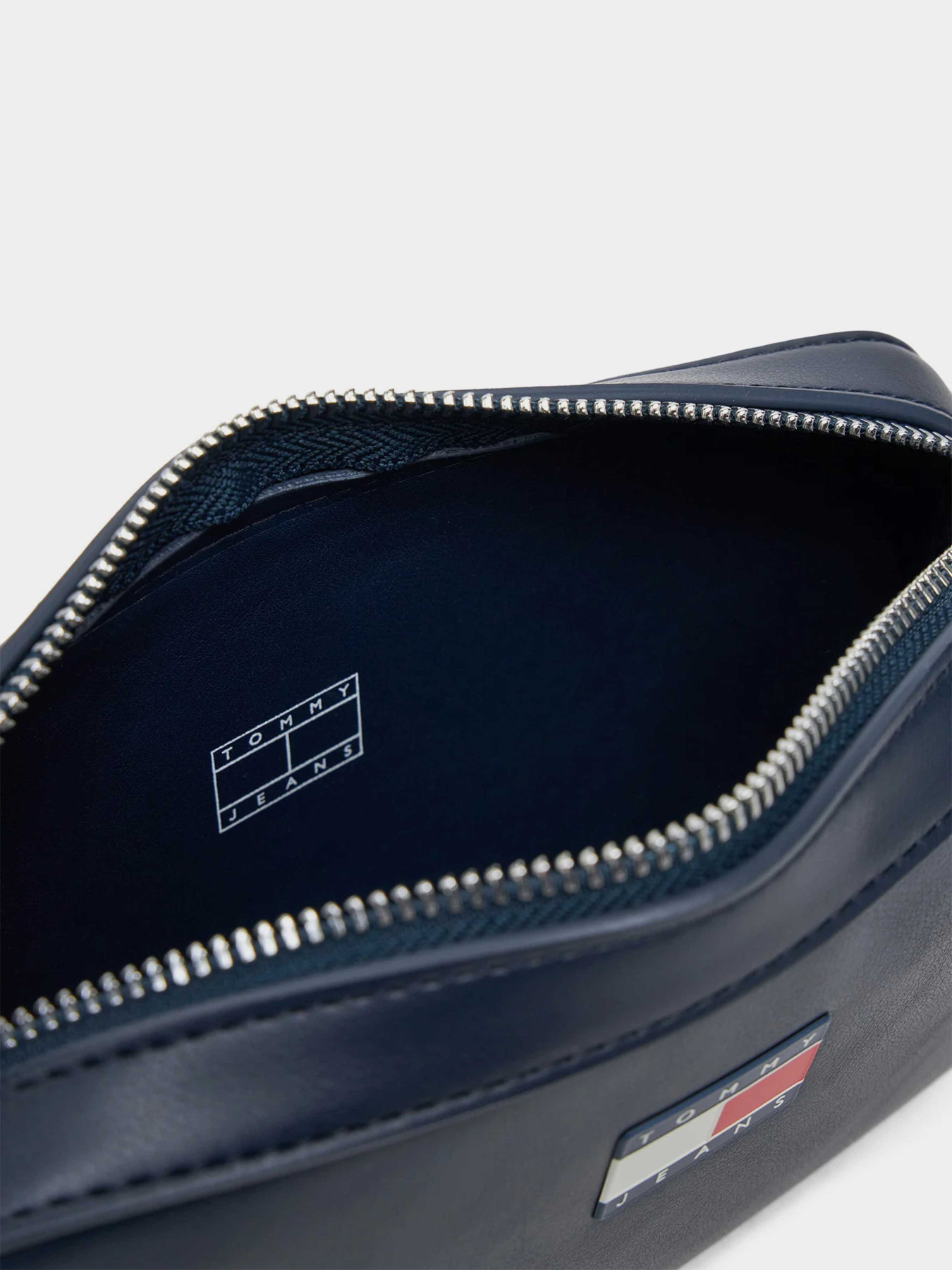 Кросс-боди Tommy Hilfiger модель AW0AW17290-C1G Фото