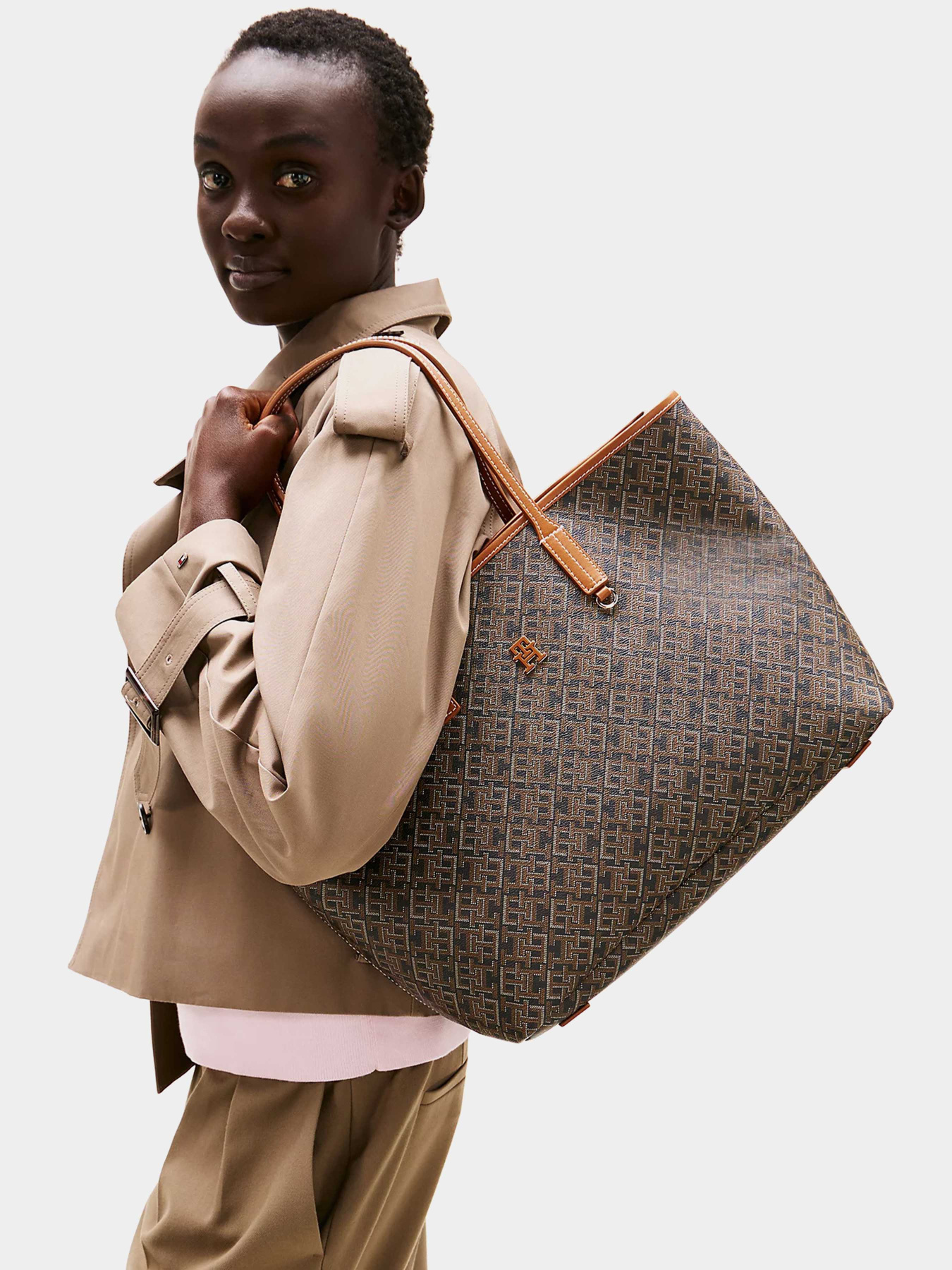 Шоппер Tommy Hilfiger модель AW0AW17416-BDS Фото