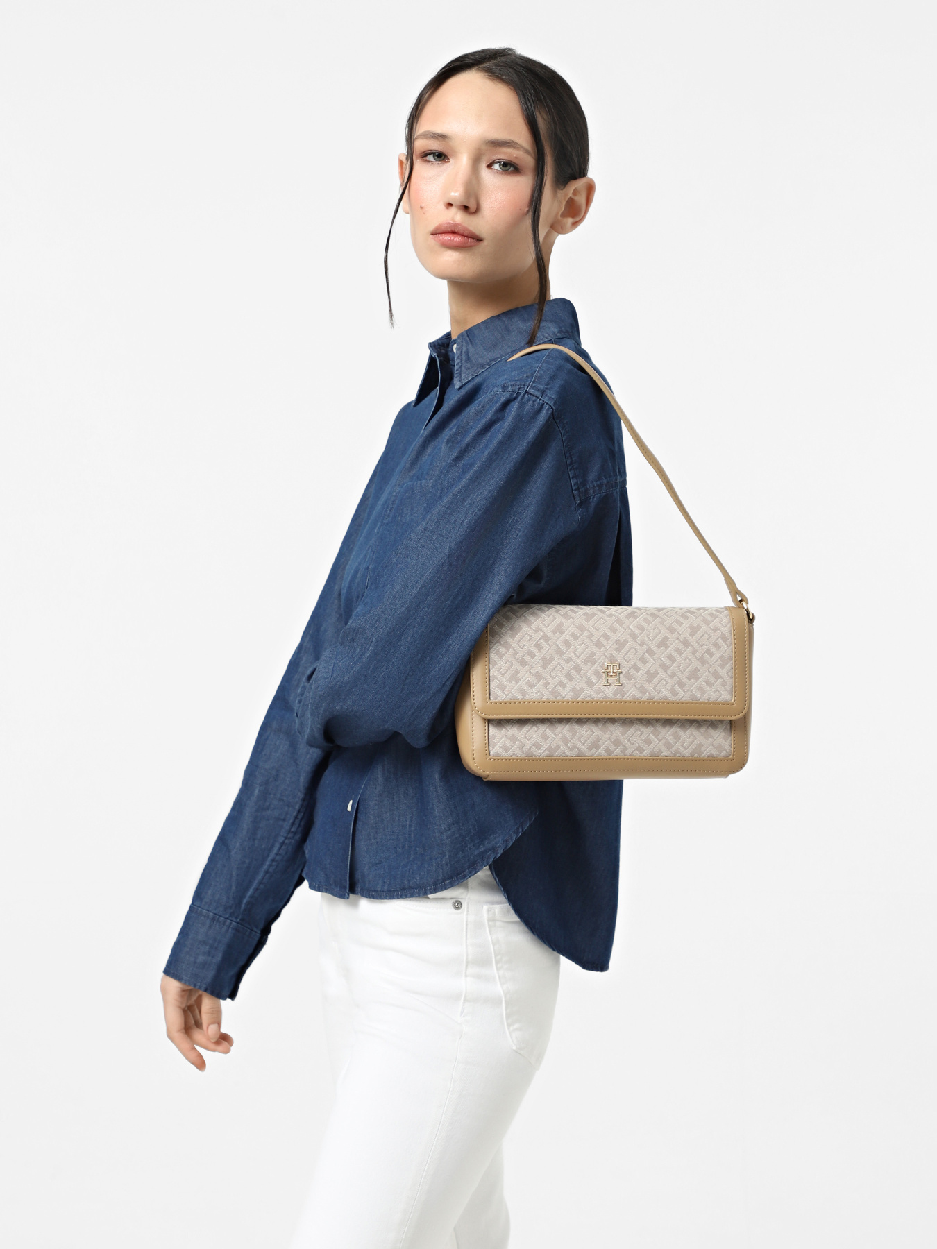 Кросс-боди Tommy Hilfiger модель AW0AW17608-0I1 Фото