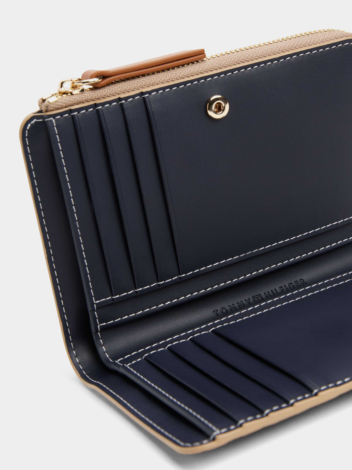 Кошелек Tommy Hilfiger модель AW0AW17417-RBT Фото