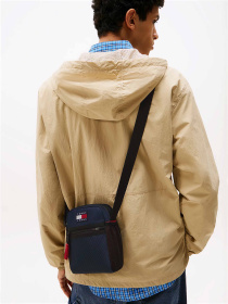 Мессенджер Tommy Hilfiger модель AM0AM13397-C1G Мессенджер Tommy Hilfiger модель AM0AM13397-C1G Фото