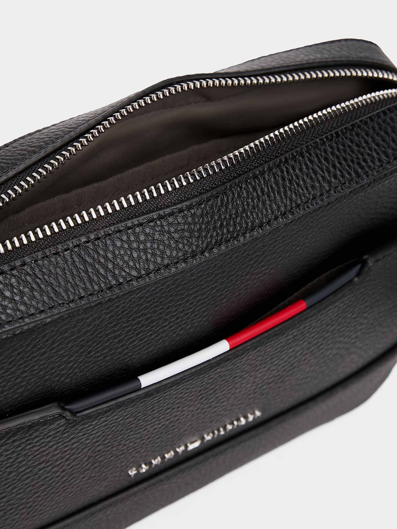 Мессенджер Tommy Hilfiger модель AM0AM13489-BDS Фото