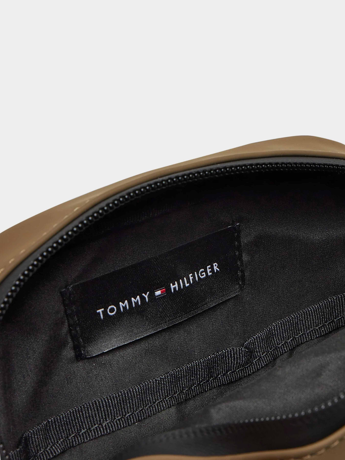 Мессенджер Tommy Hilfiger модель AM0AM13498-GX2 Мессенджер Tommy Hilfiger модель AM0AM13498-GX2 Фото