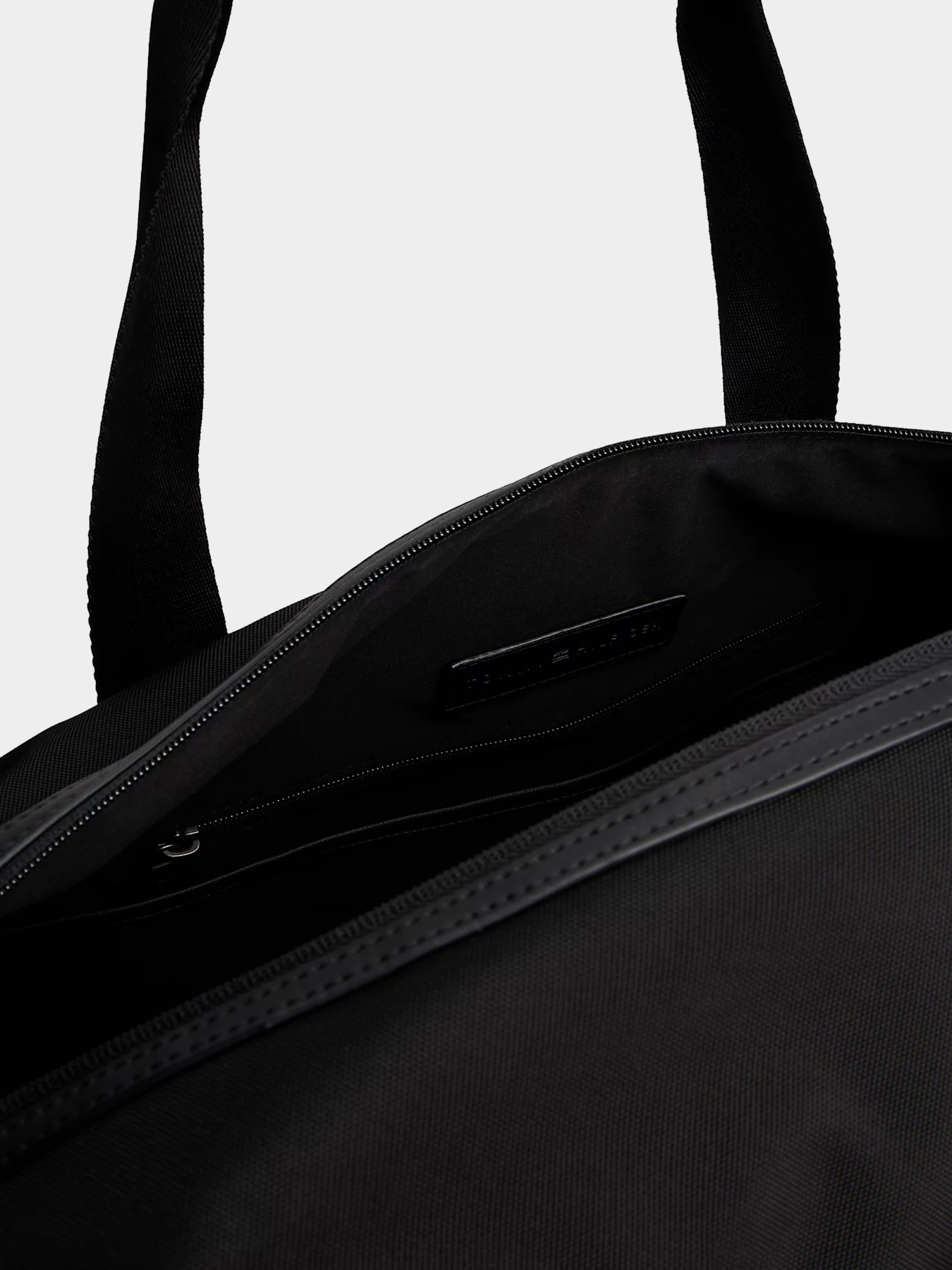 Дорожня сумка Tommy Hilfiger модель AM0AM13471-BDS Фото