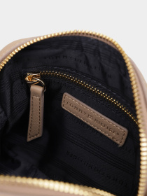 Кросс-боди Tommy Hilfiger модель AW0AW17450-AFE Кросс-боди Tommy Hilfiger модель AW0AW17450-AFE Фото