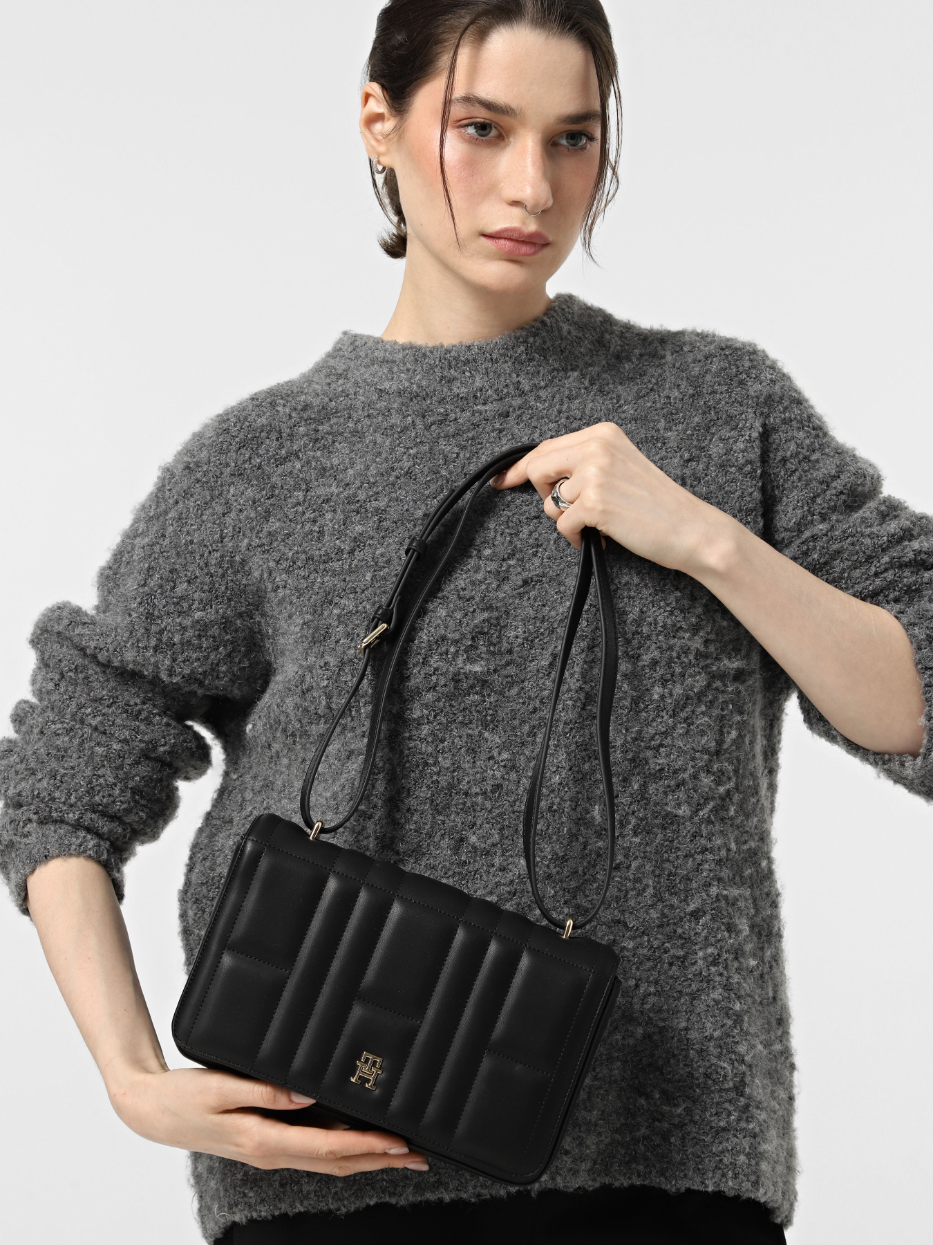 Кросс-боди Tommy Hilfiger модель AW0AW17454-BDS Фото