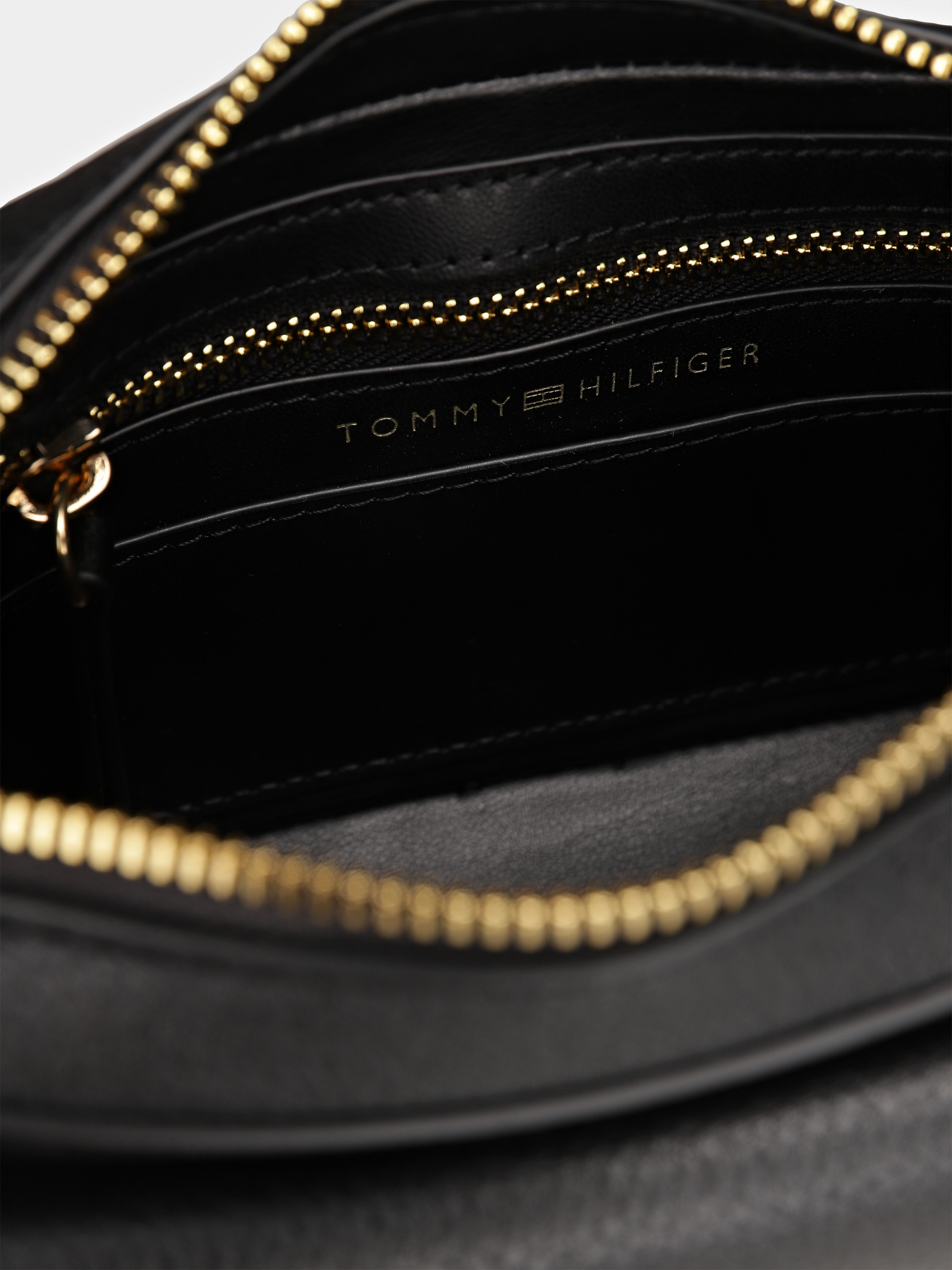 Кросс-боди Tommy Hilfiger модель AW0AW17455-BDS Фото