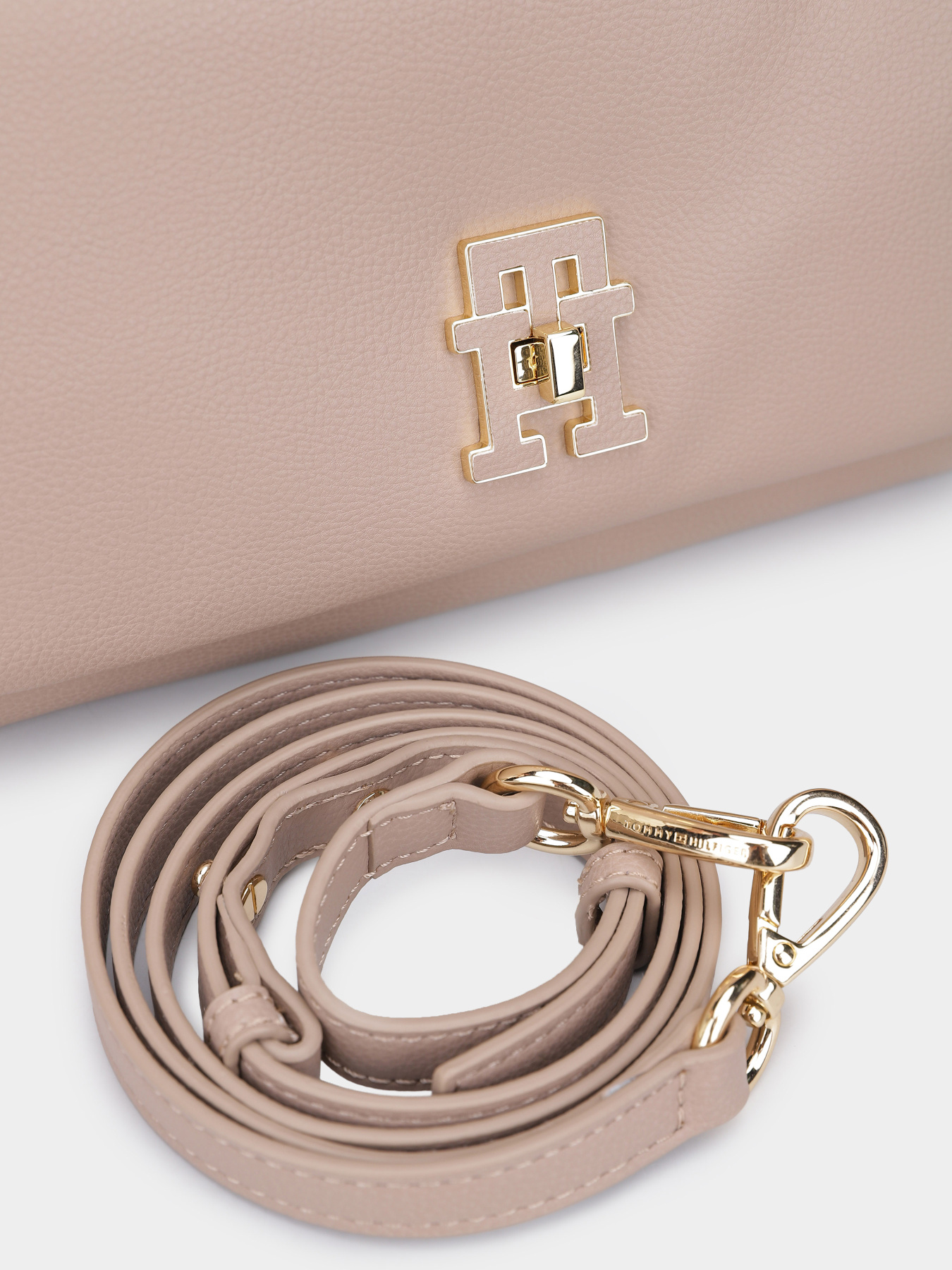 Кросс-боди Tommy Hilfiger модель AW0AW17465-AFE Фото