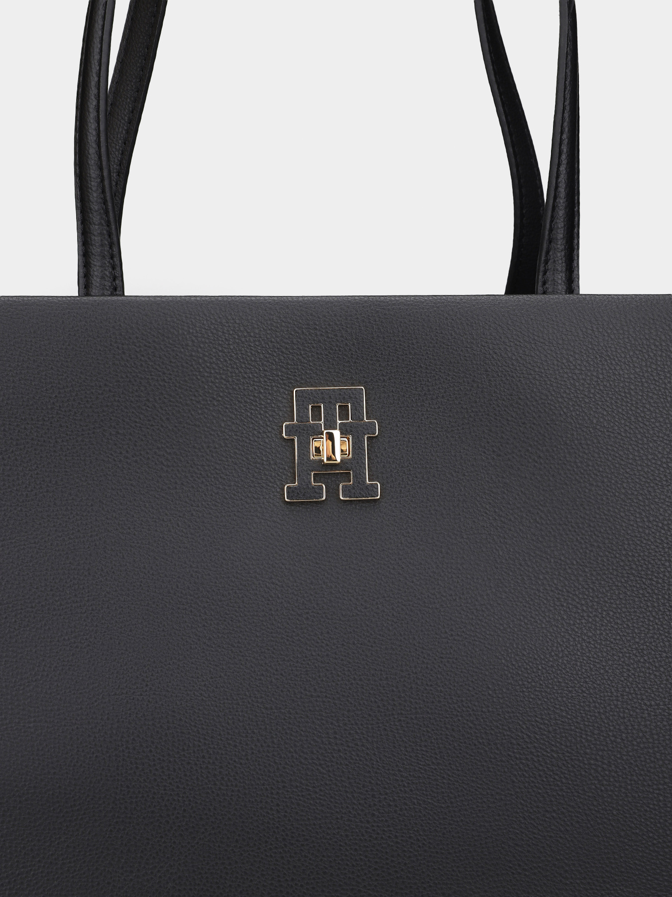 Сумка Tommy Hilfiger модель AW0AW17528-BDS Сумка Tommy Hilfiger модель AW0AW17528-BDS Фото