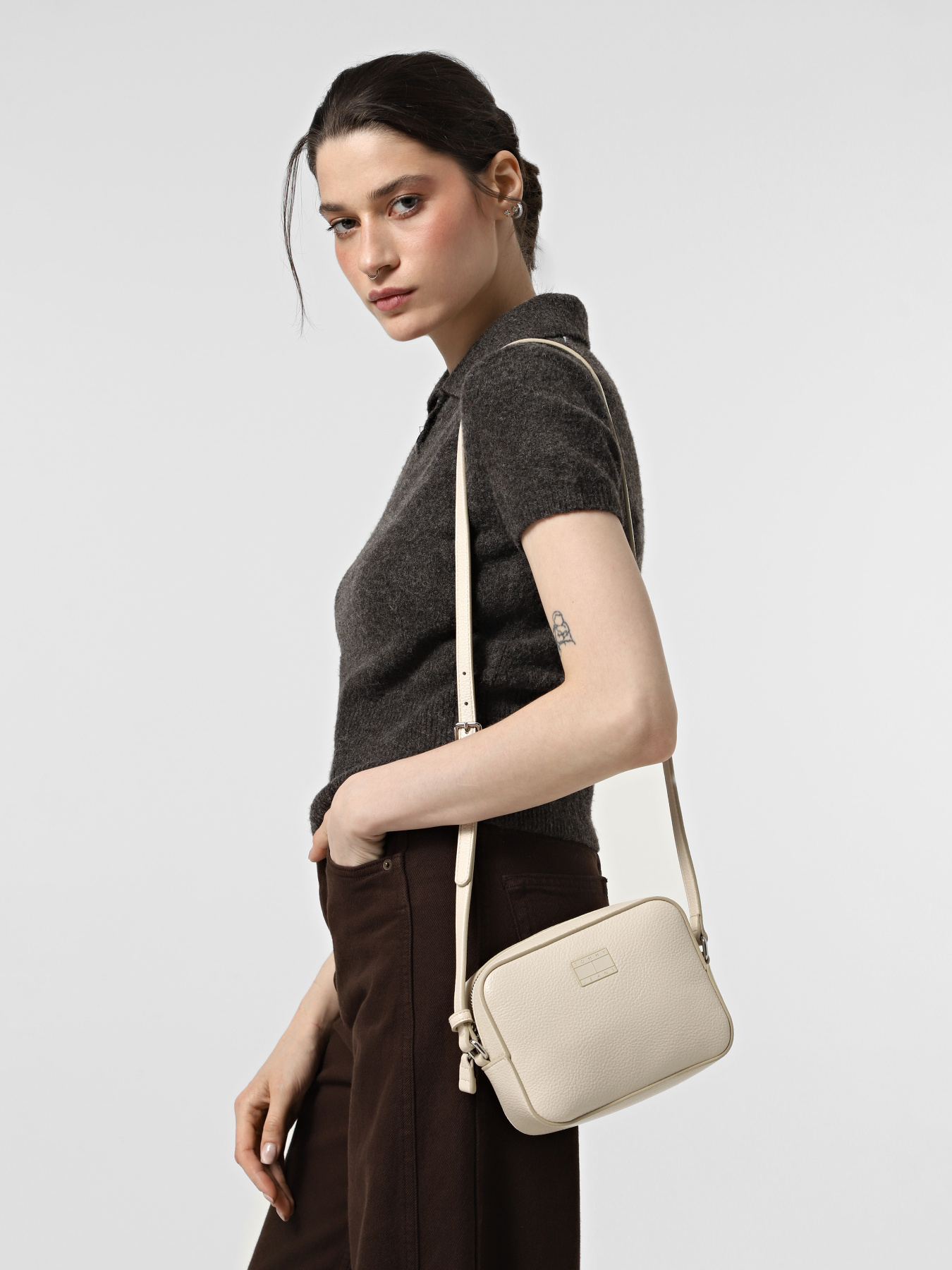 Кросс-боди Tommy Hilfiger модель AW0AW17543-ACG Фото