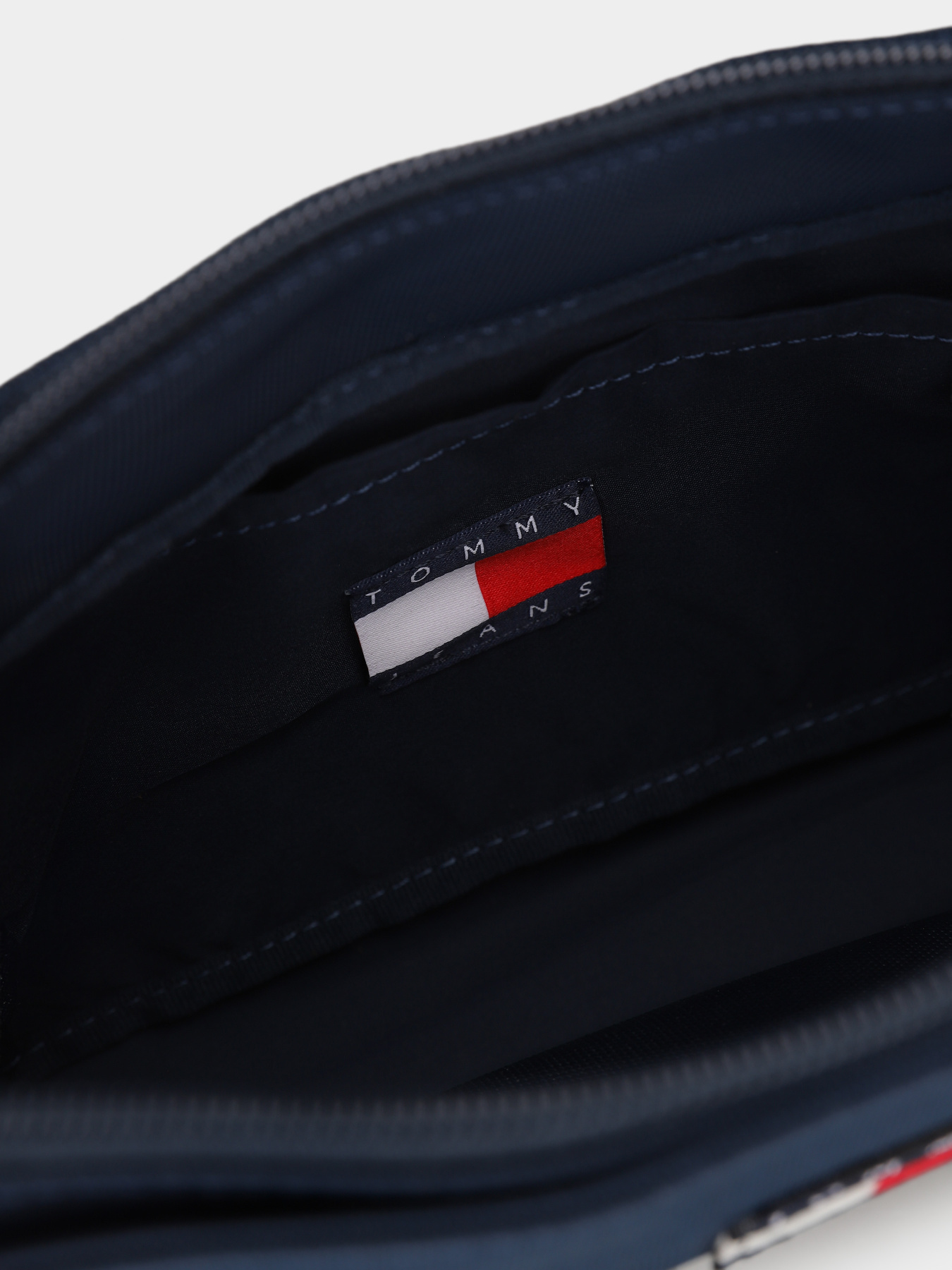 Кросс-боди Tommy Hilfiger модель AW0AW17544-C1G Фото