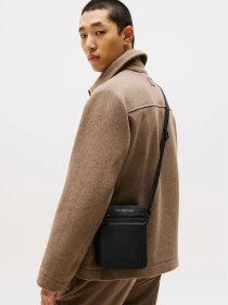 Мессенджер Tommy Hilfiger модель AM0AM13836-BDS Фото