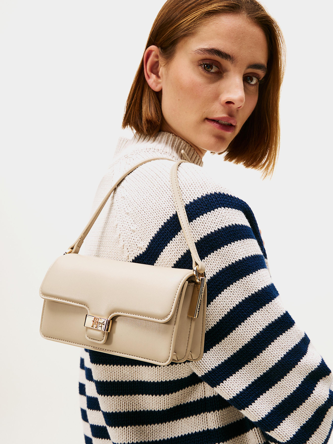 Кросс-боди Tommy Hilfiger модель AW0AW18028-RBT Фото