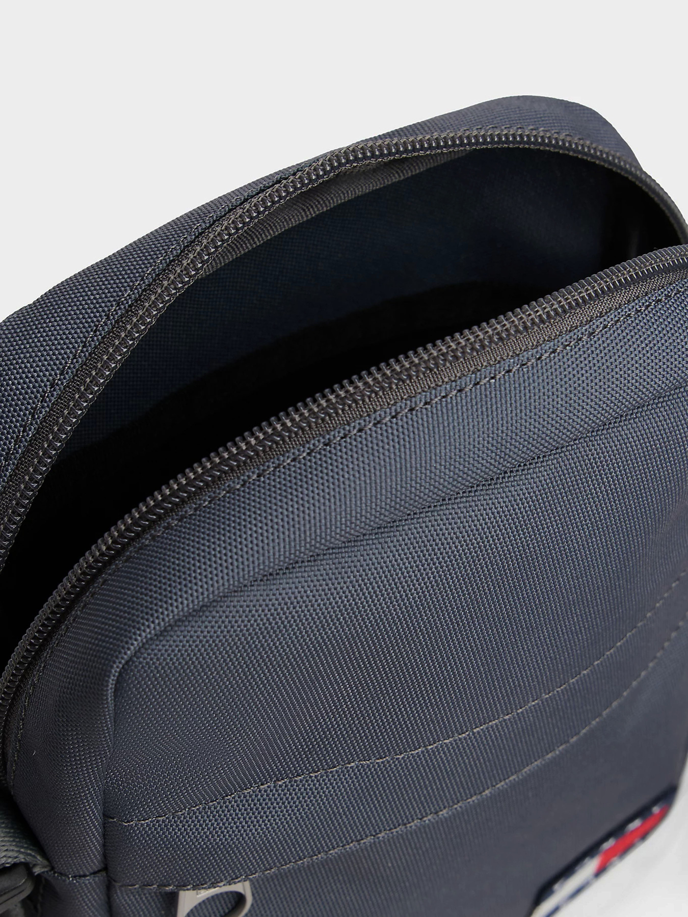 Мессенджер Tommy Hilfiger TJM ESS DAILY REPORTER модель AM0AM13710-PSN Фото