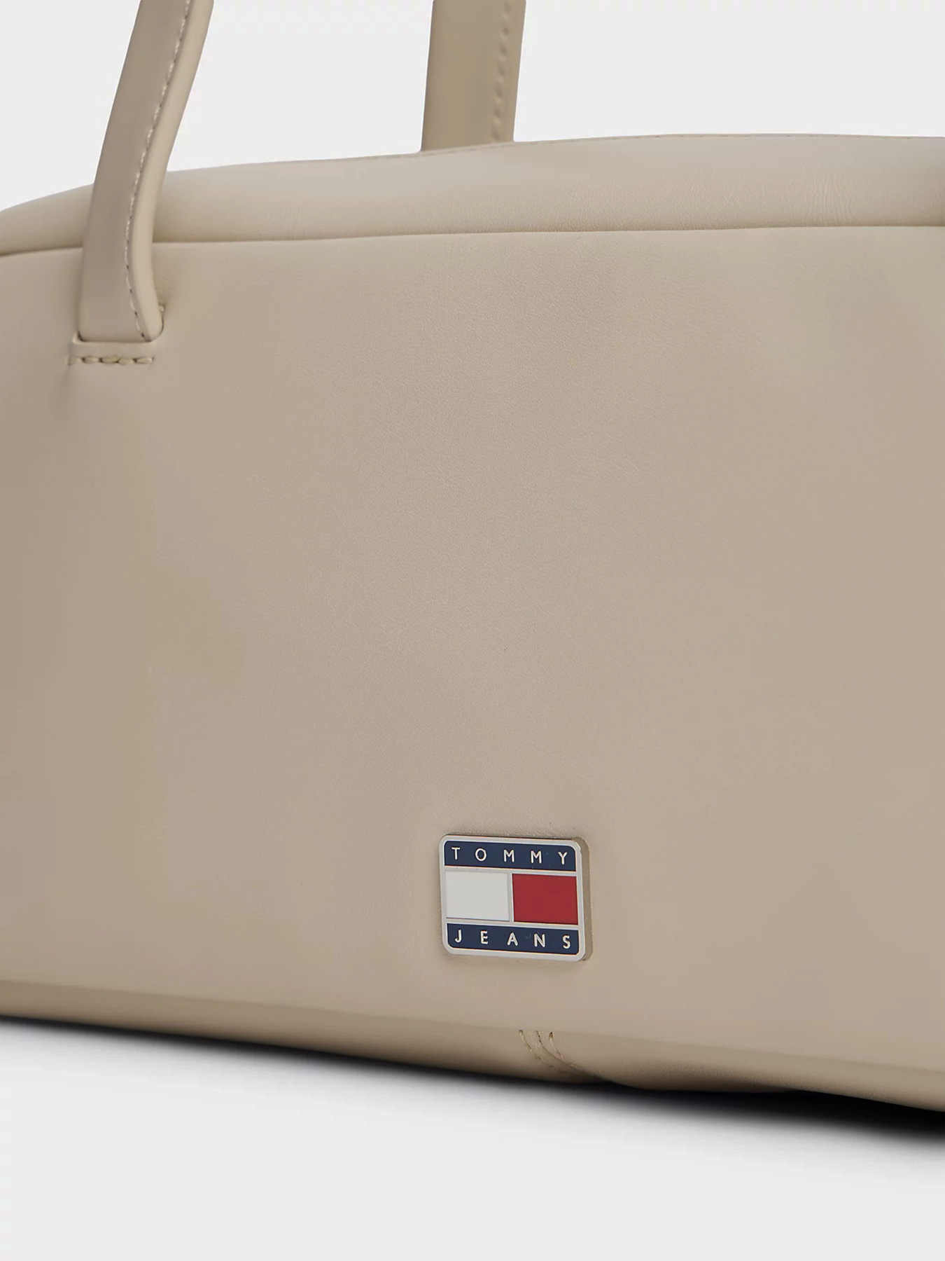 Сумка Tommy Hilfiger TJW CITY SHOULDER  BAG модель AW0AW18075-ABY Фото