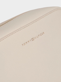 Кросс-боди Tommy Hilfiger TH LOGO CAMERA BAG модель AW0AW18115-AEO Кросс-боди Tommy Hilfiger TH LOGO CAMERA BAG модель AW0AW18115-AEO Фото