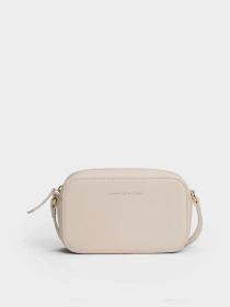 Кросс-боди Tommy Hilfiger TH LOGO CAMERA BAG модель AW0AW18115-AEO Кросс-боди Tommy Hilfiger TH LOGO CAMERA BAG модель AW0AW18115-AEO Фото