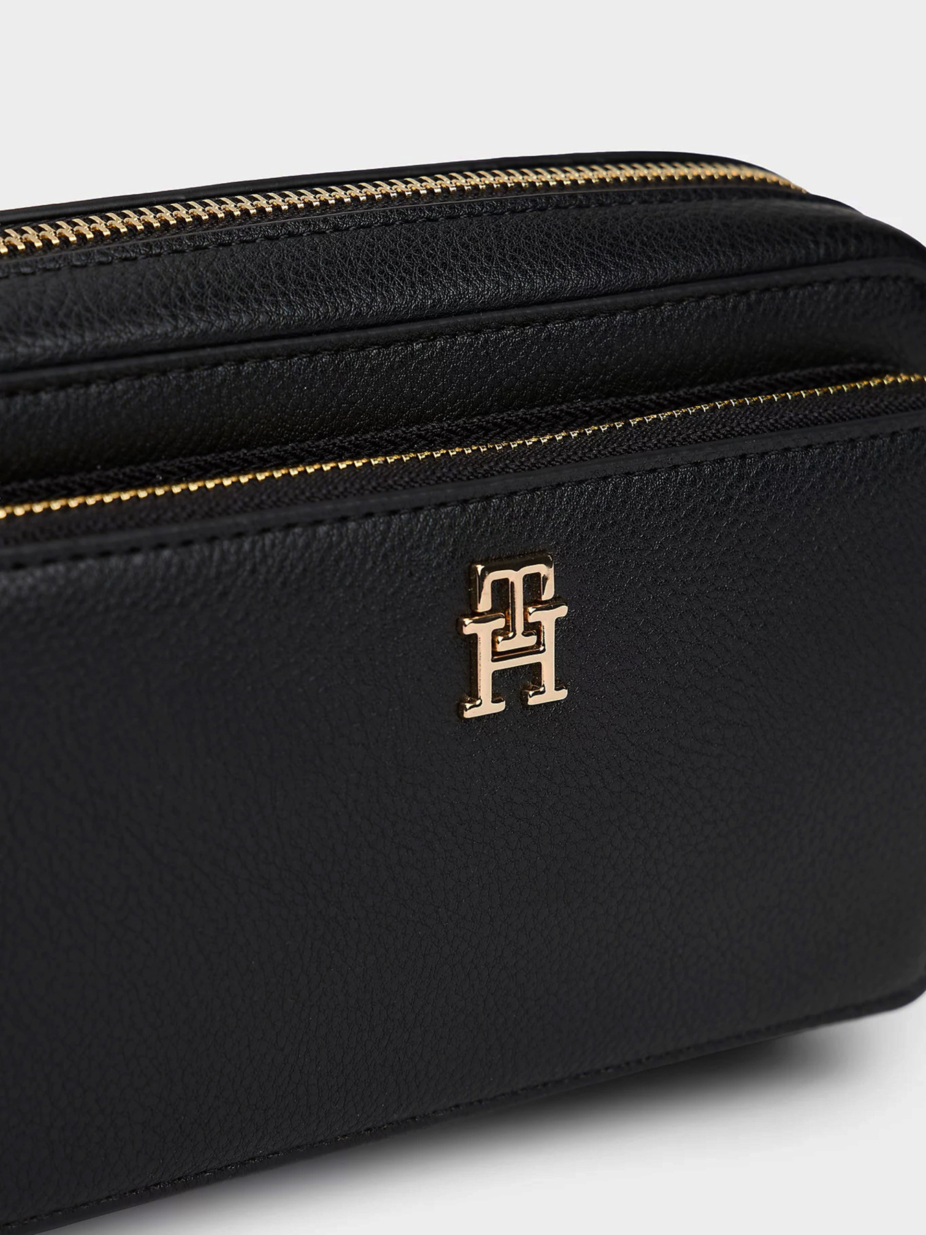 Кросс-боди Tommy Hilfiger TH ICON CAMERA BAG модель AW0AW18120-BDS Фото