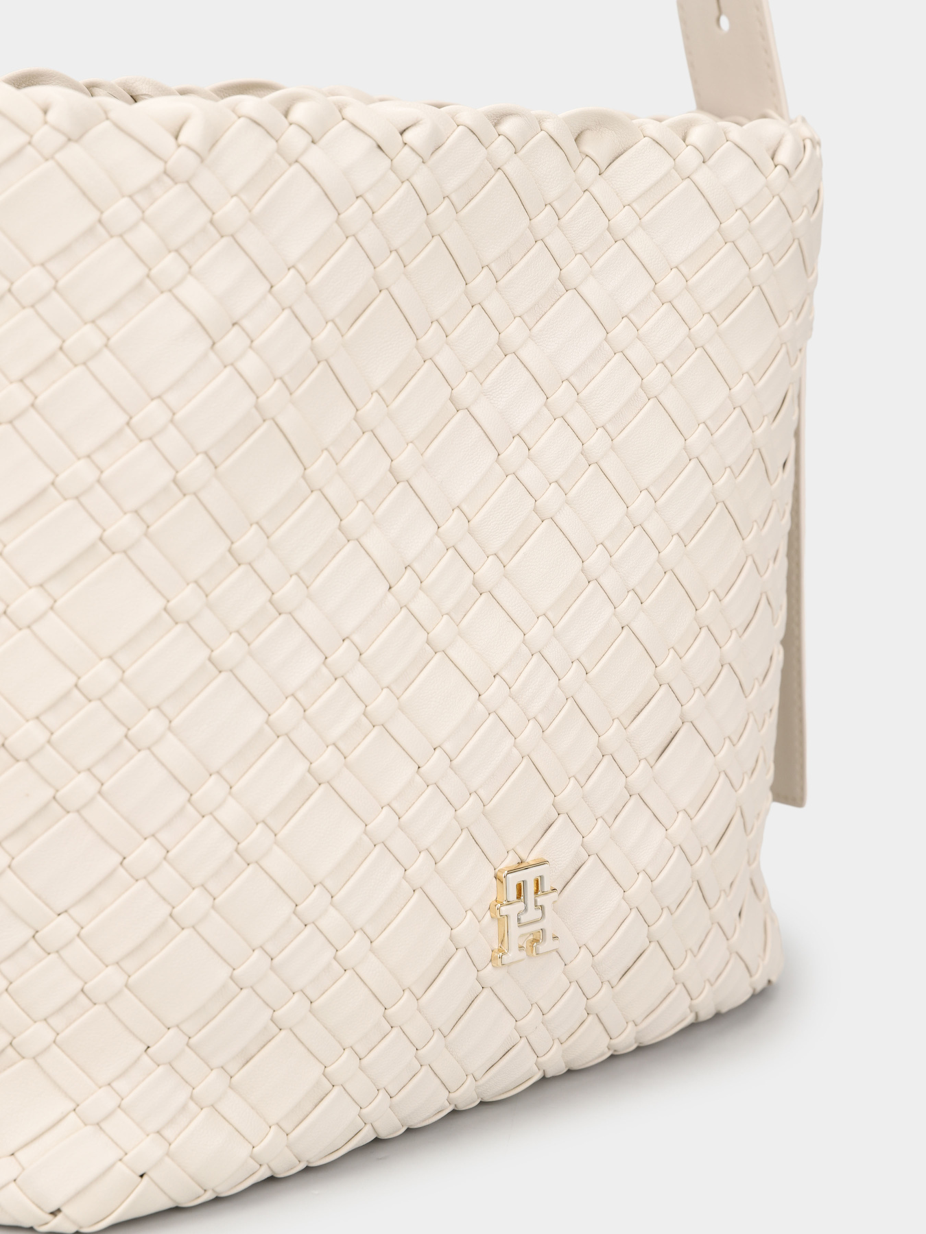 Сумка Tommy Hilfiger TH BRAIDED SHOULDER BAG модель AW0AW18160-AEO Сумка Tommy Hilfiger TH BRAIDED SHOULDER BAG модель AW0AW18160-AEO Фото