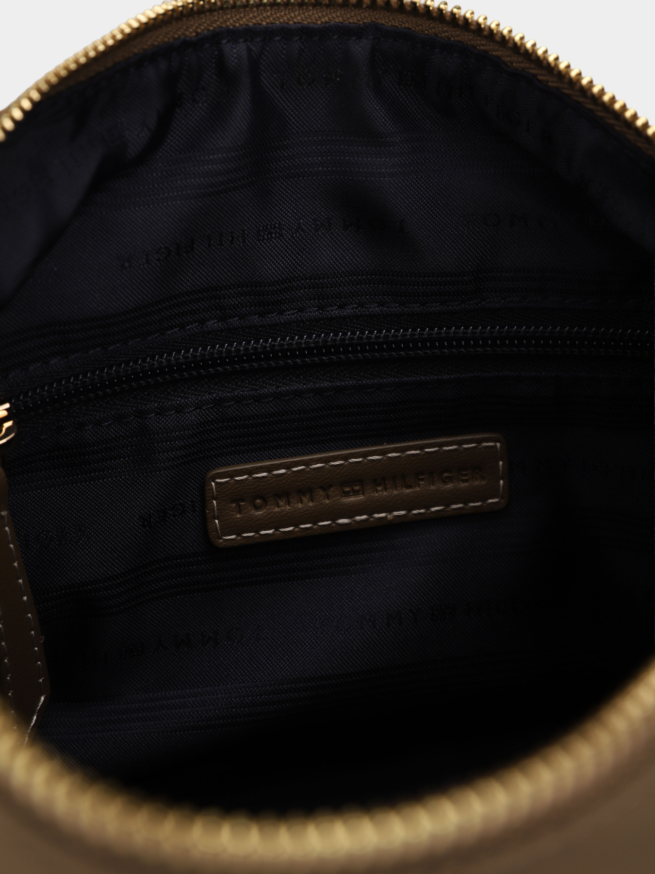 Кросс-боди Tommy Hilfiger TH GO CROSSOVER NYLON модель AW0AW18164-R07 Кросс-боди Tommy Hilfiger TH GO CROSSOVER NYLON модель AW0AW18164-R07 Фото