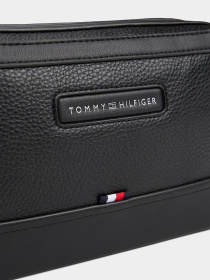 Сумка Tommy Hilfiger TH CENTRAL EW REPORTER модель AM0AM14030-BDS Сумка Tommy Hilfiger TH CENTRAL EW REPORTER модель AM0AM14030-BDS Фото