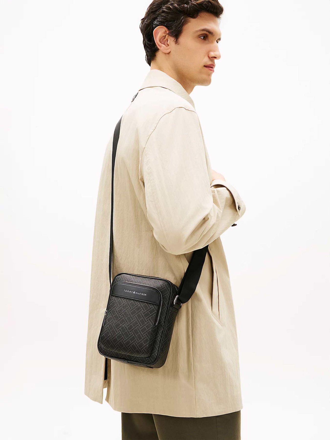 Мессенджер Tommy Hilfiger TH FLAG MONOGRAM MINI REPORTER модель AM0AM14138-BDS Фото