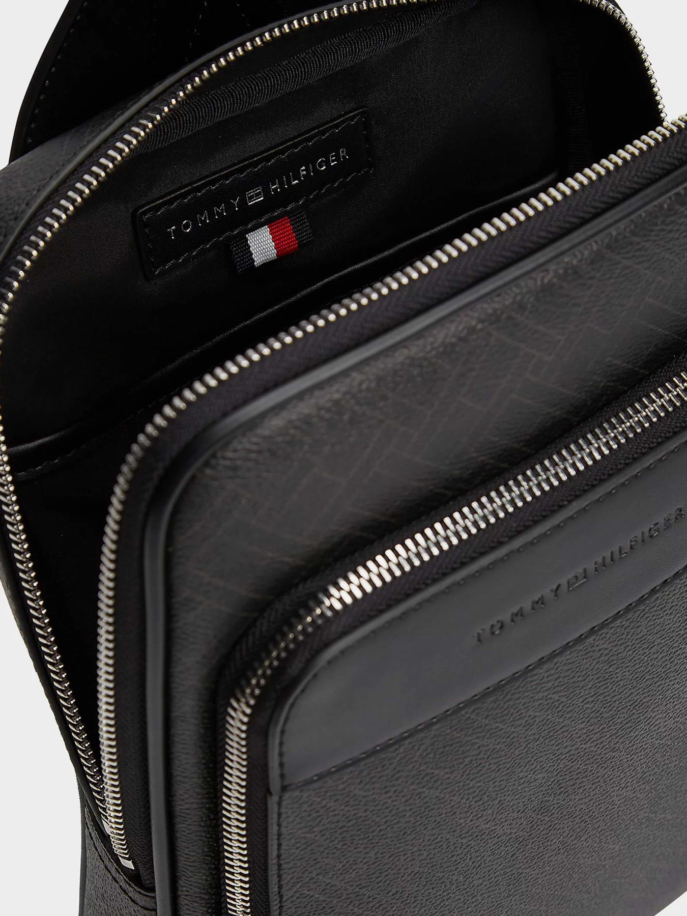 Сумка Tommy Hilfiger TH FLAG MONOGRAM SLING PACK модель AM0AM14140-BDS Фото