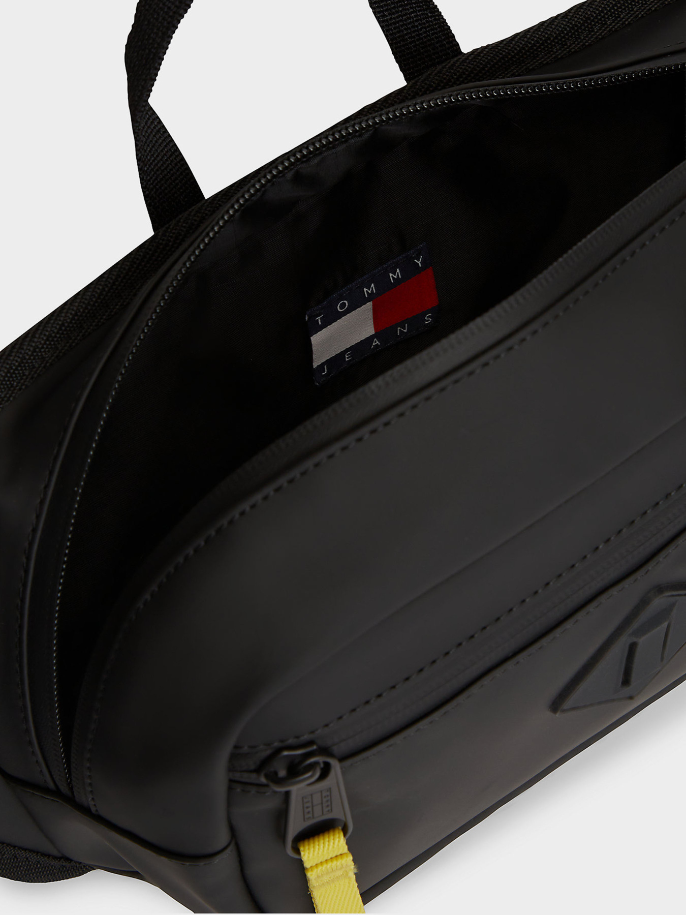 Сумки Tommy Hilfiger TJM DAILY ELEVATED BUMBAG модель AM0AM14215-BDS Фото