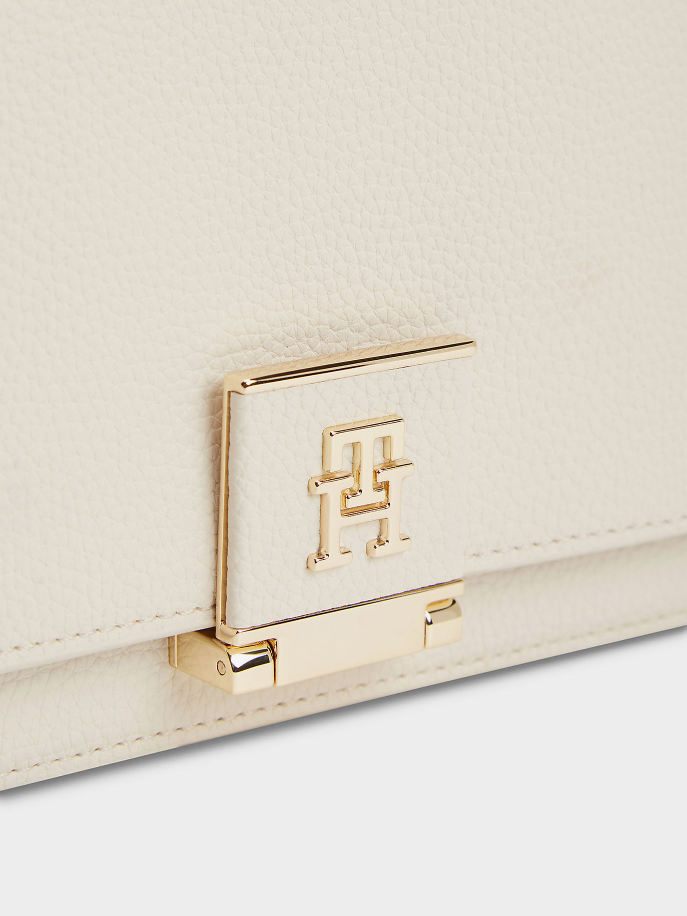 Сумки Tommy Hilfiger TH HER MED CROSSOVER модель AW0AW17216-AEO Фото