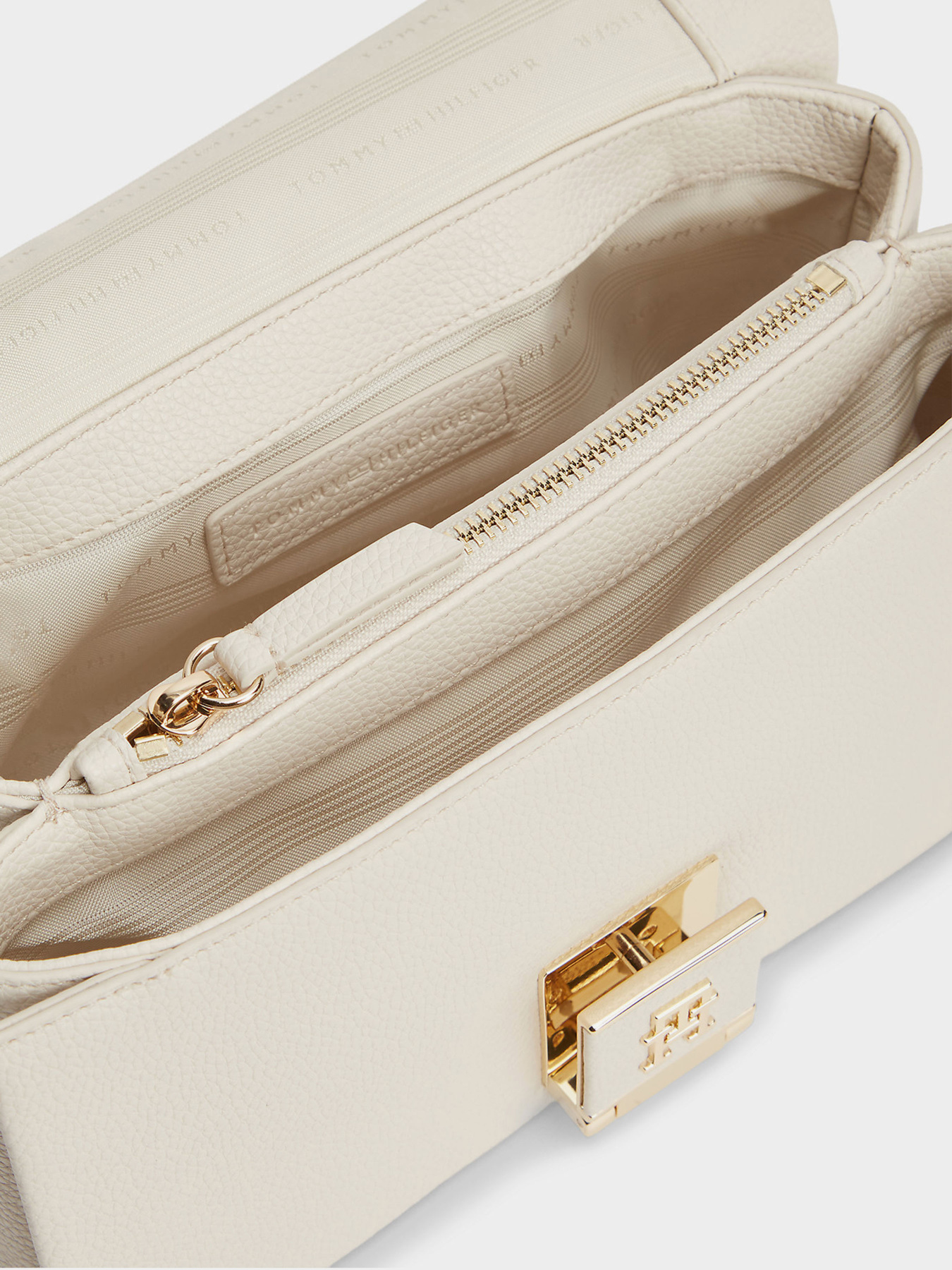 Сумки Tommy Hilfiger TH HER MED CROSSOVER модель AW0AW17216-AEO Фото