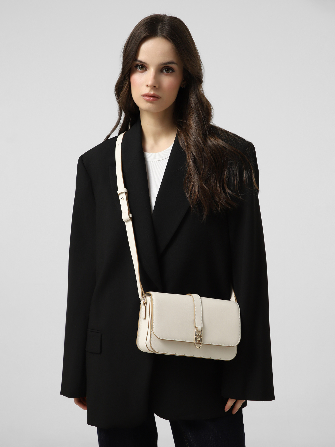 Крос-боді Tommy Hilfiger TH LIBRE FLAP CROSSOVER модель AW0AW17723-AEO Фото