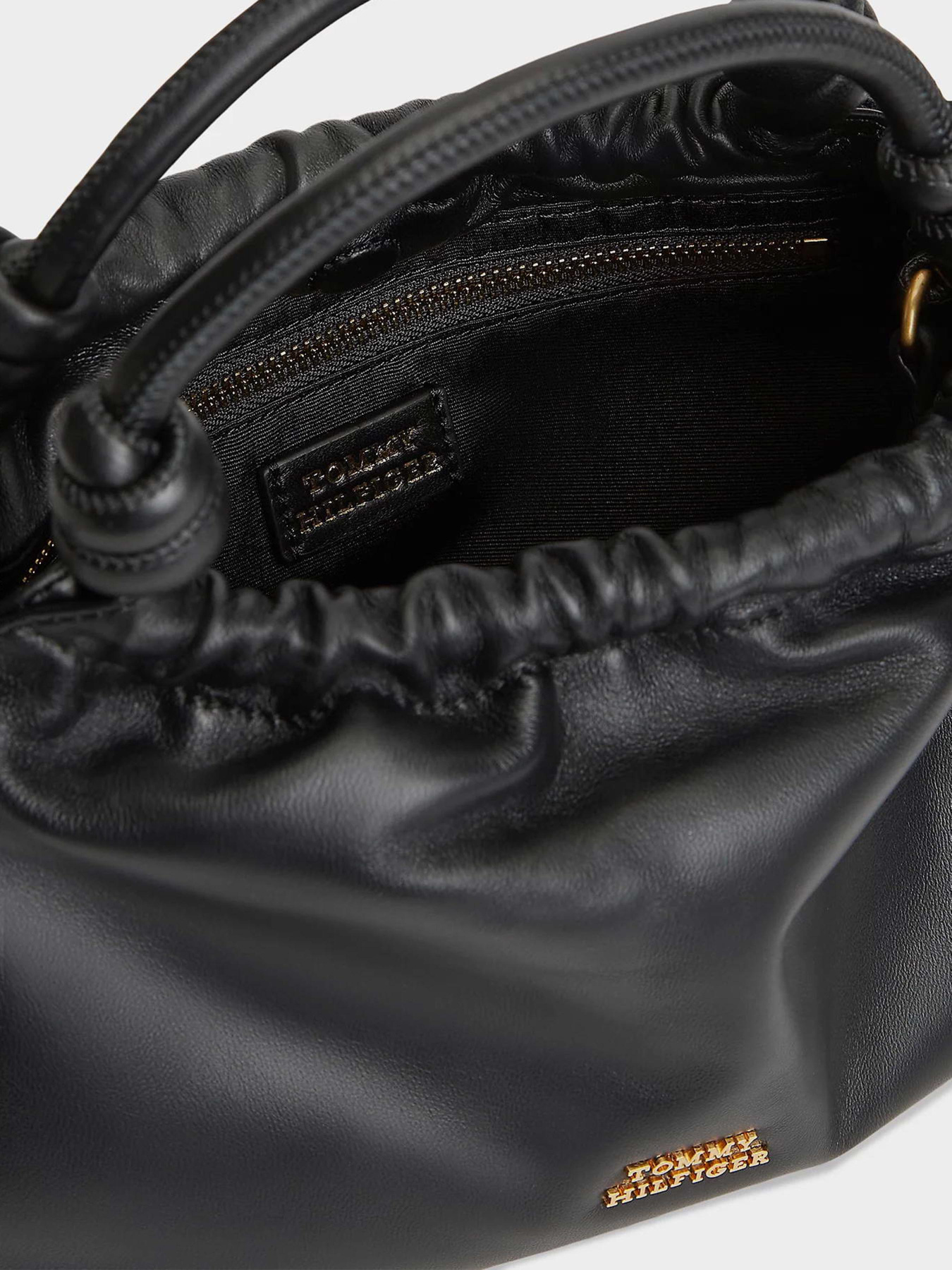 Сумка Tommy Hilfiger TH SOFT LEATHER MED CROSSOVER модель AW0AW18369-BDS Фото