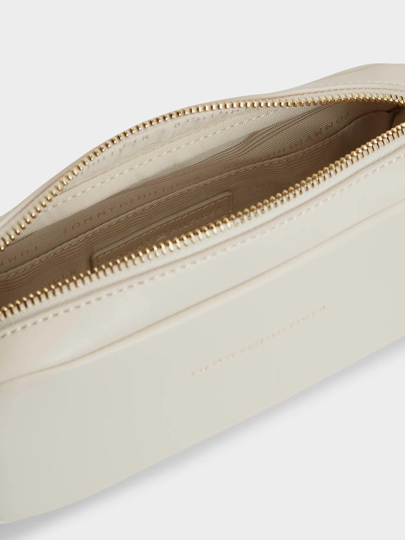 Сумка Tommy Hilfiger TH ESSENTIAL CAMERA BAG модель AW0AW18370-AEO Фото