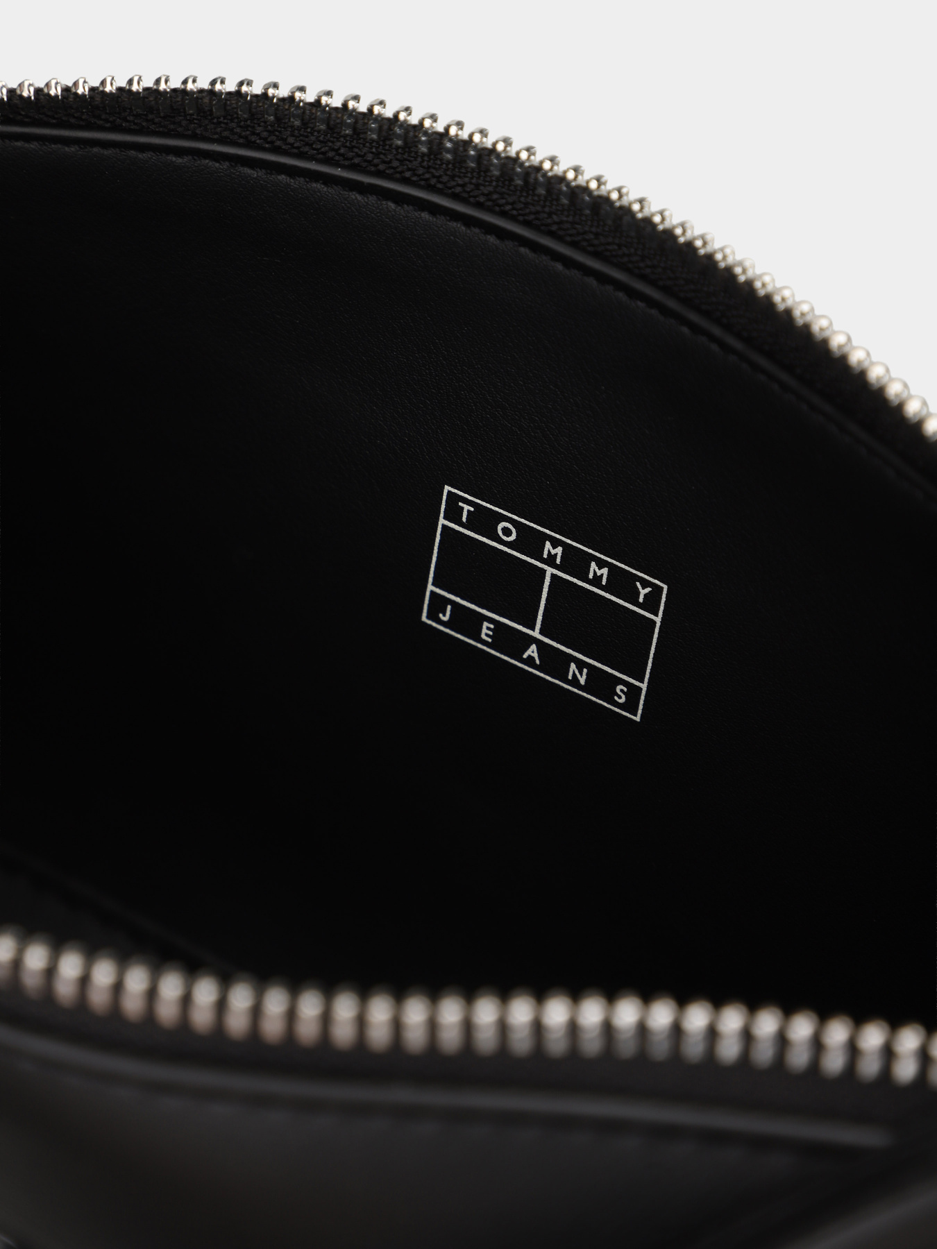 Сумка Tommy Hilfiger TJW MUST SHOULDER BAG модель AW0AW18449-BDS Фото