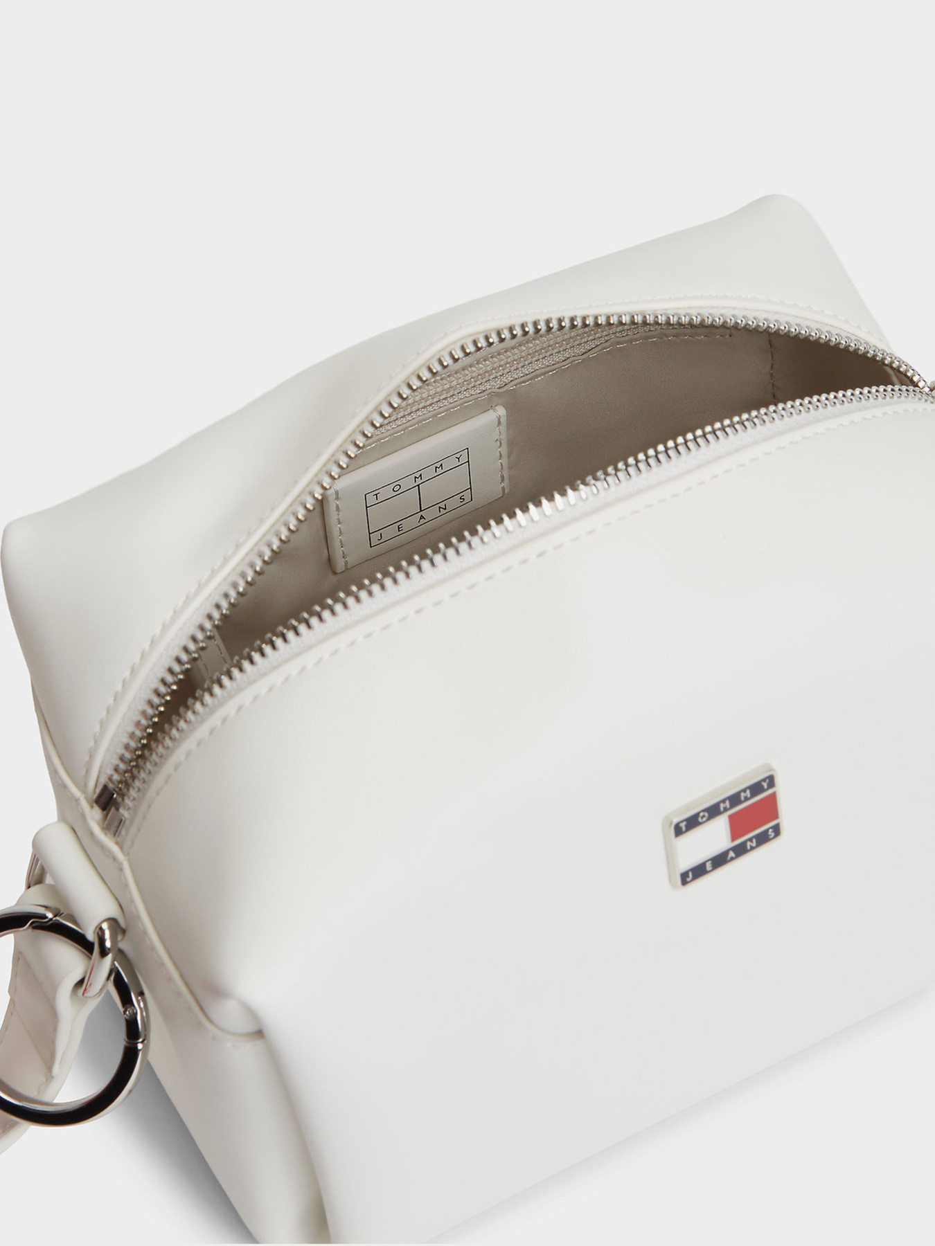 Сумки Tommy Hilfiger TJW CITY CHARM CAMERA BAG модель AW0AW18456-YBL Фото