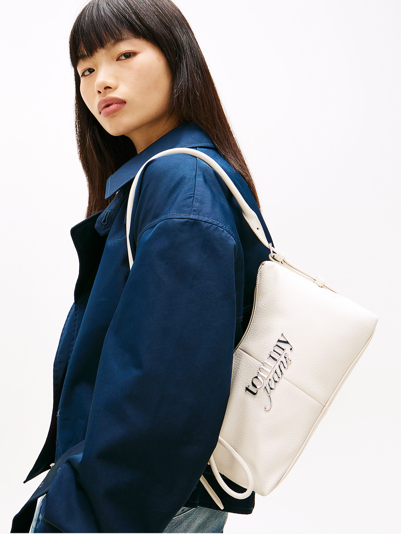 Сумки Tommy Hilfiger TJW BOLD SHOULDER BAG модель AW0AW18468-ACG Фото