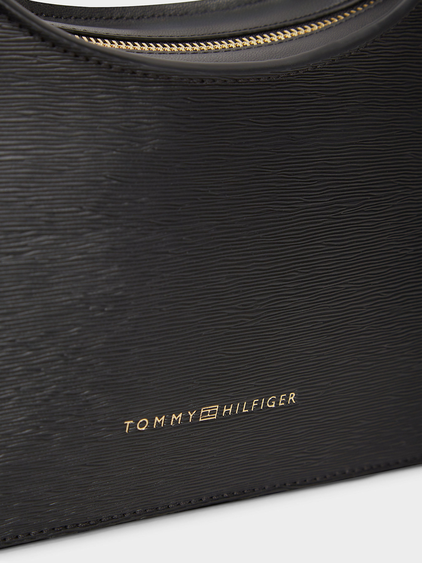 Сумки Tommy Hilfiger TH MODERN CROSSOVER модель AW0AW18619-BDS Сумки Tommy Hilfiger TH MODERN CROSSOVER модель AW0AW18619-BDS Фото