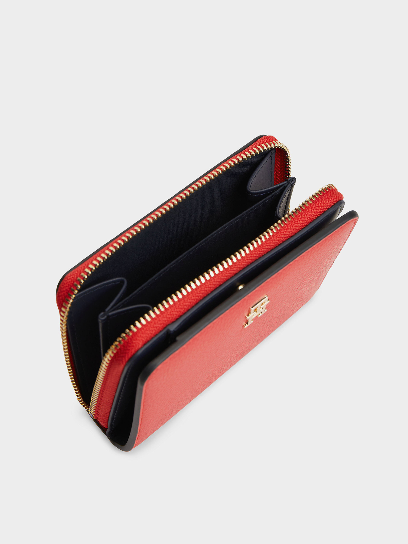 Кошельки Tommy Hilfiger TH ICON MED ZA W/FLAP модель AW0AW18475-XLG Фото